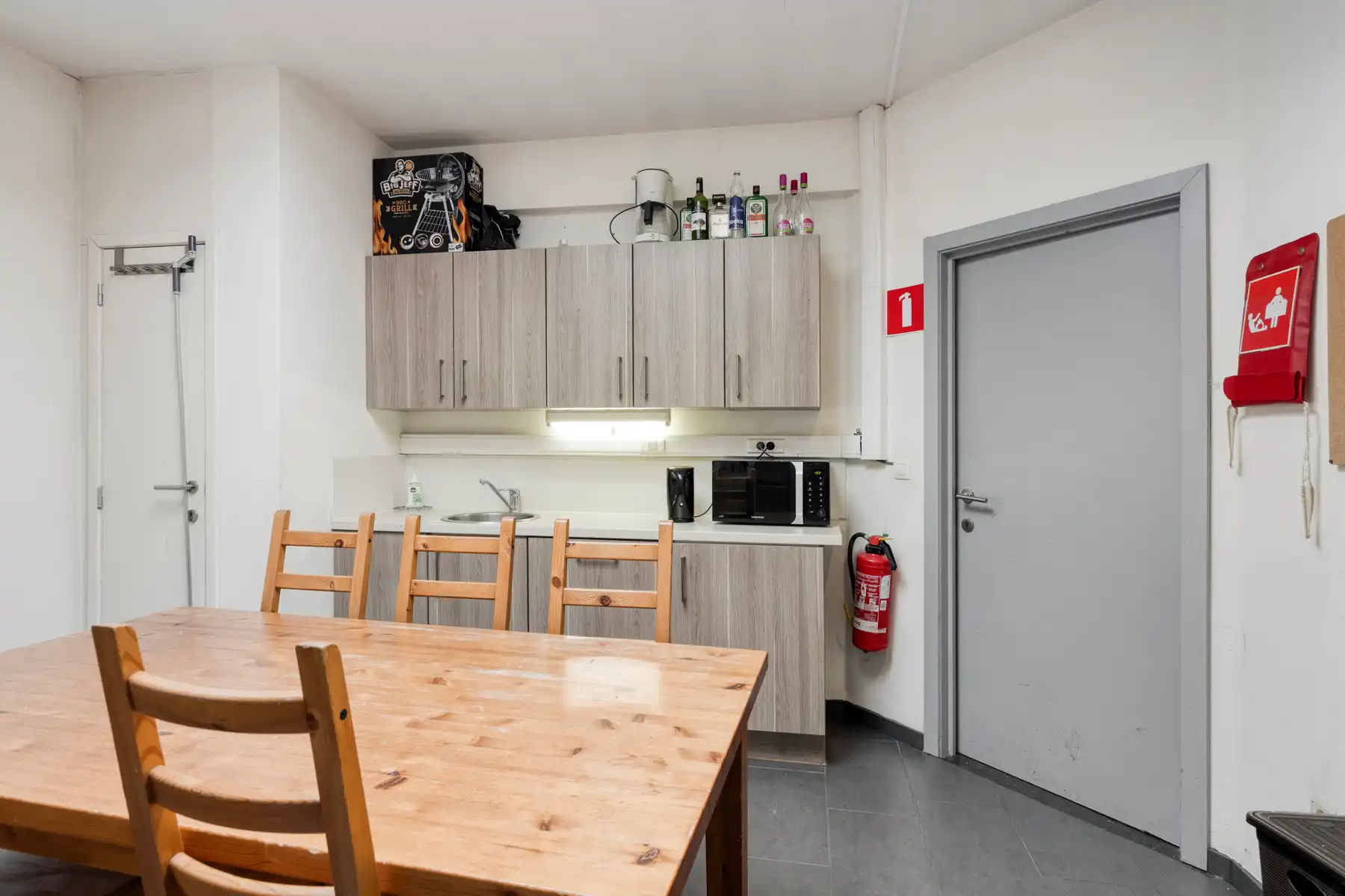 Studentenpand met 5 instapklare kamers en een tuin. foto 12