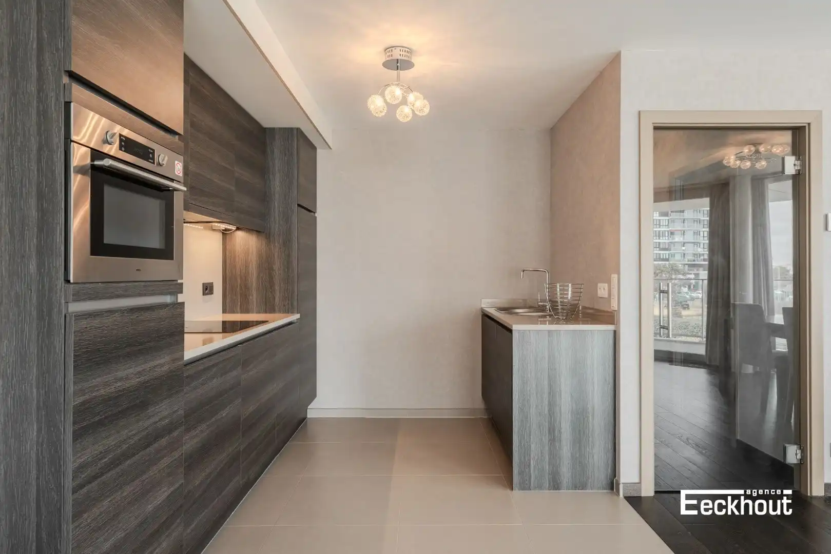 Instapklaar & modern appartement met zonneterras en garagebox! foto 6