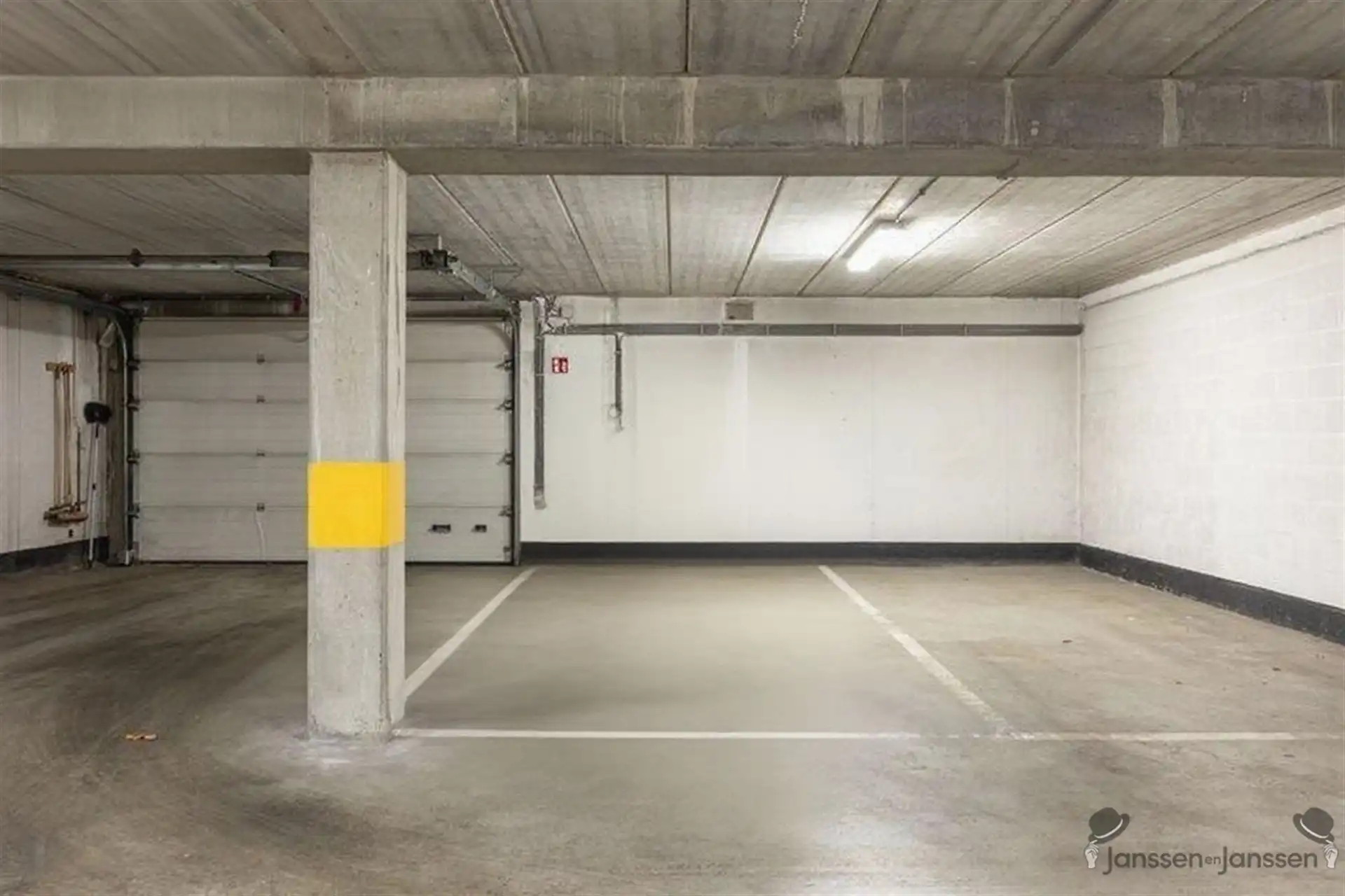 appartement met groot terras en ondergrondse garage foto 16