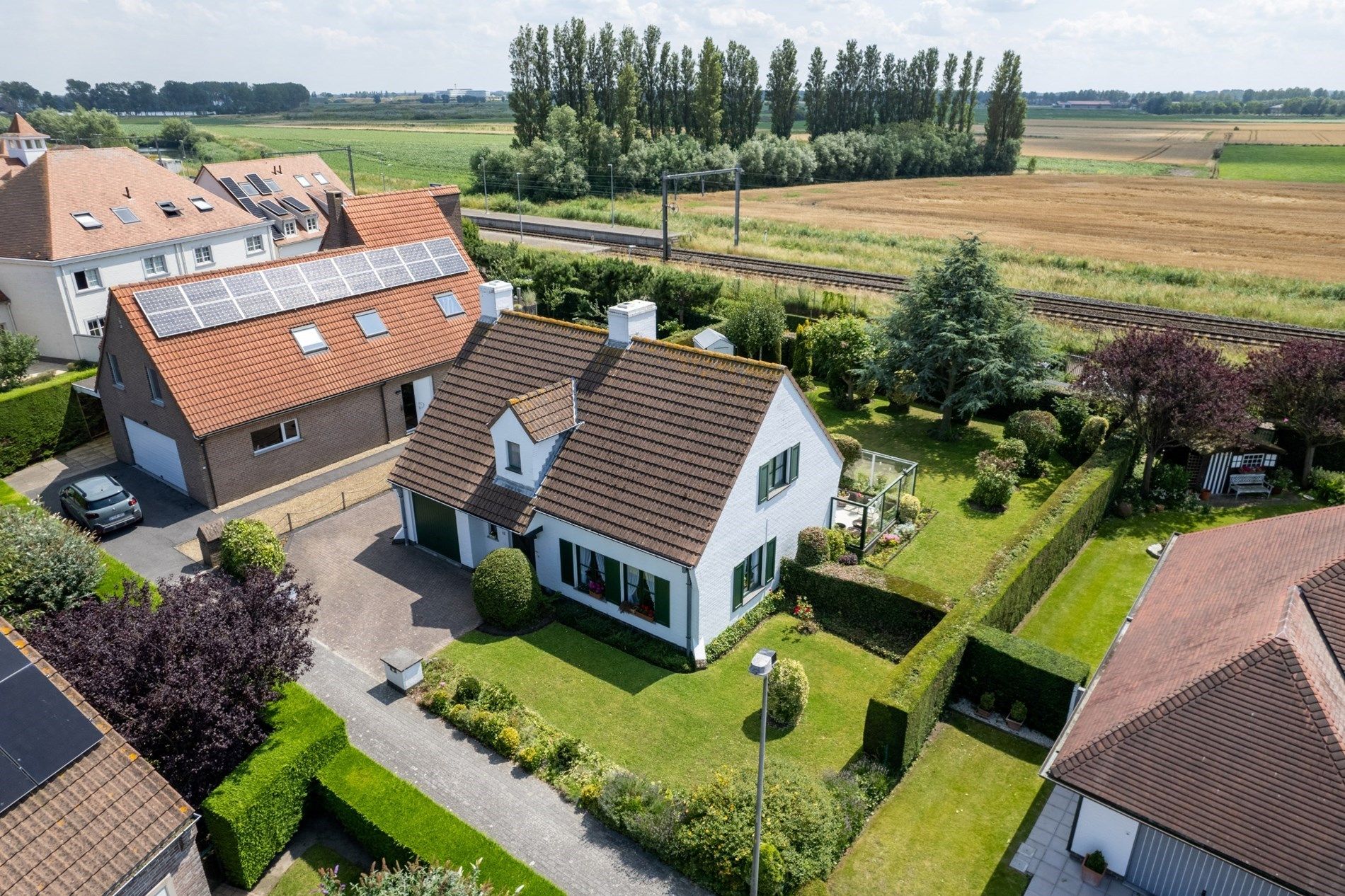 Alleenstaande villa met schitterende tuin te Knokke-Duinbergen foto 2