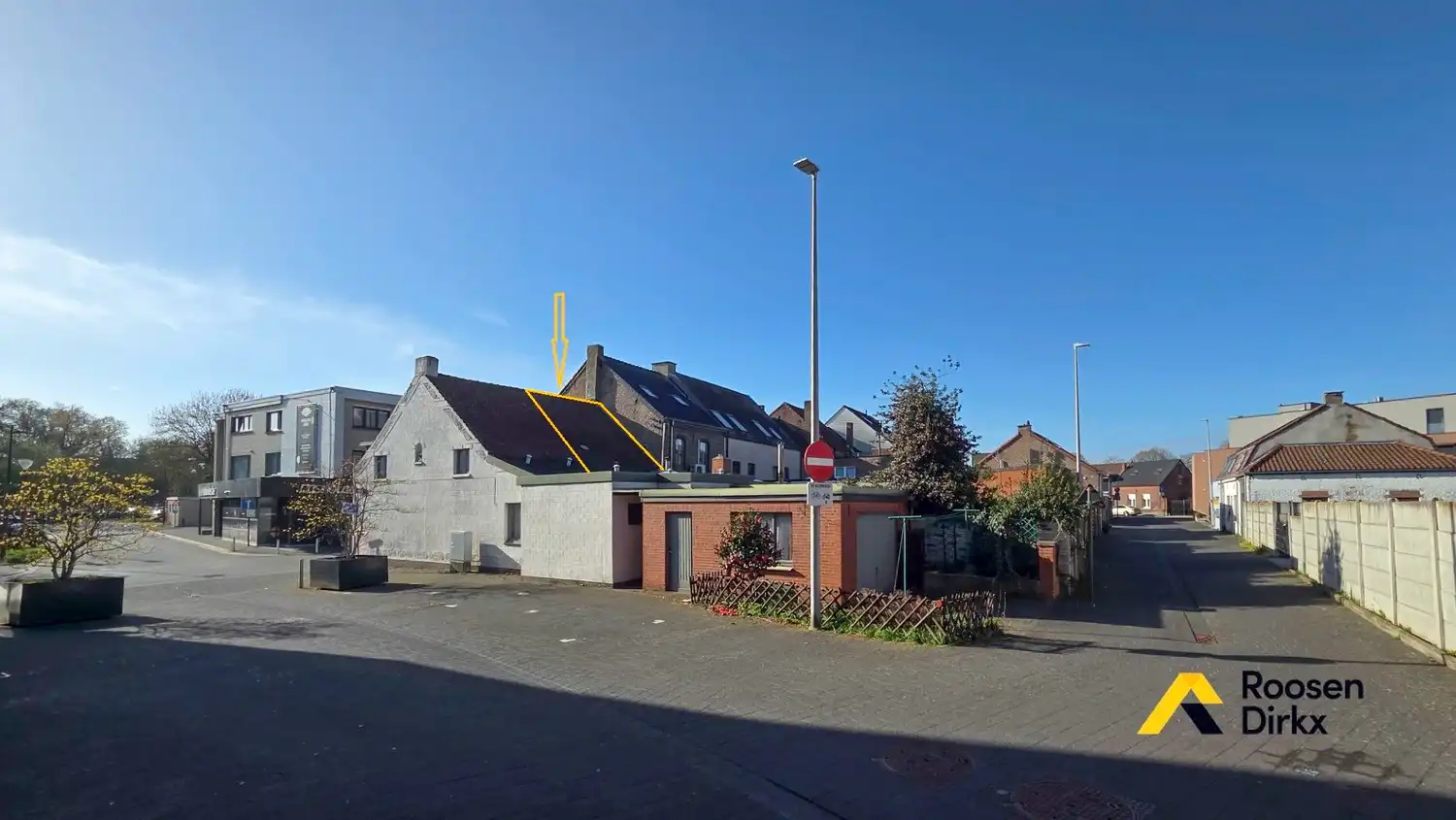 Te renoveren / af te breken woning hartje BREE! foto 4