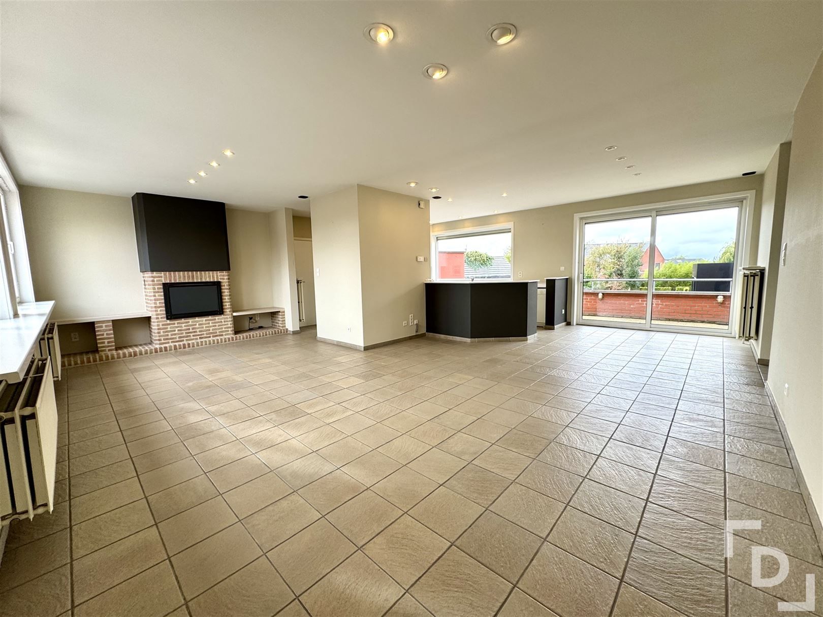 Ruime handelszaak met woonst & verhuurd appartement te koop in Poelkapelle. foto 47