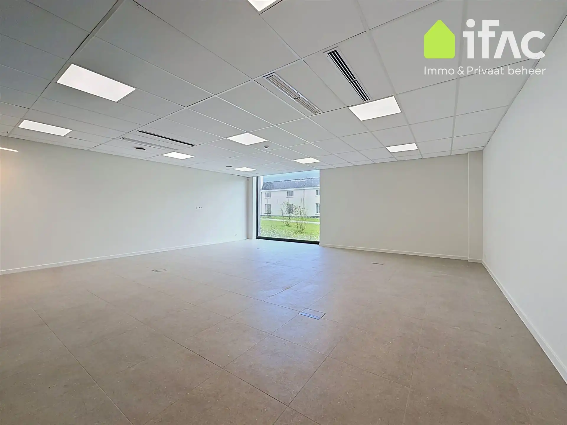 Handelsruimte op uitstekende locatie foto 8