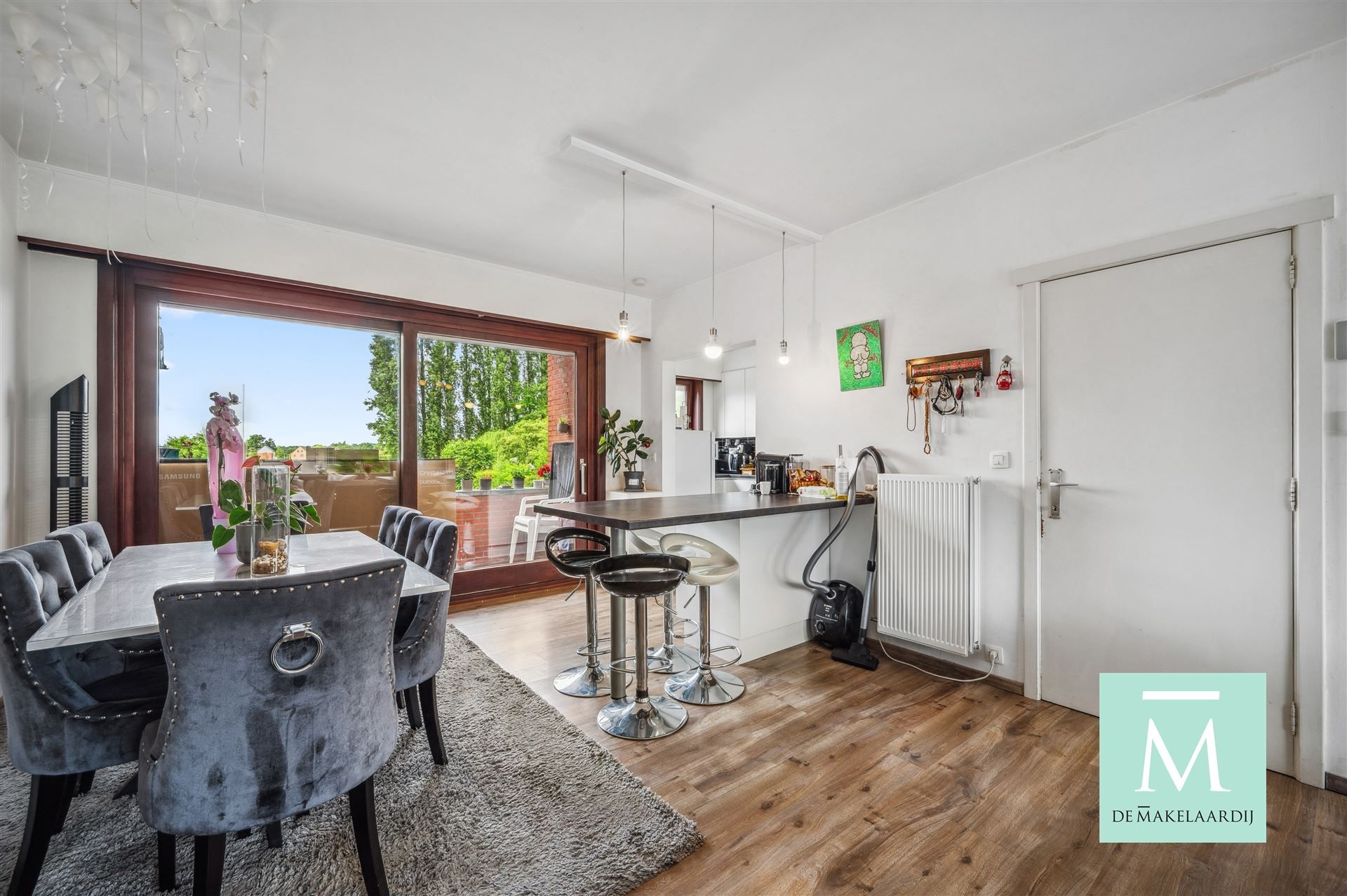 Op te frissen duplex-appartement, 3 slaapkamers en terras op toplocatie! foto 3