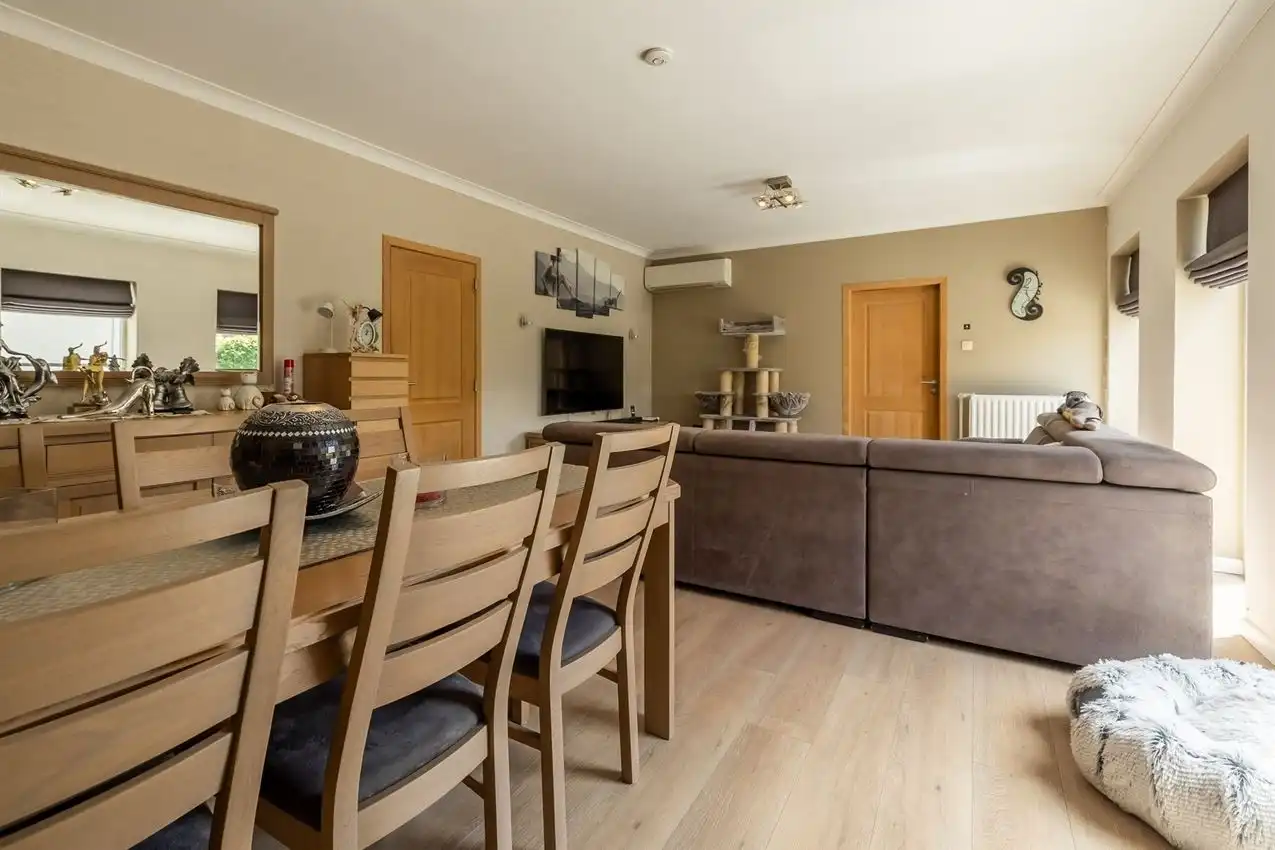 Grote tuin, zee aan ruimte en tot 5 slaapkamers foto 11