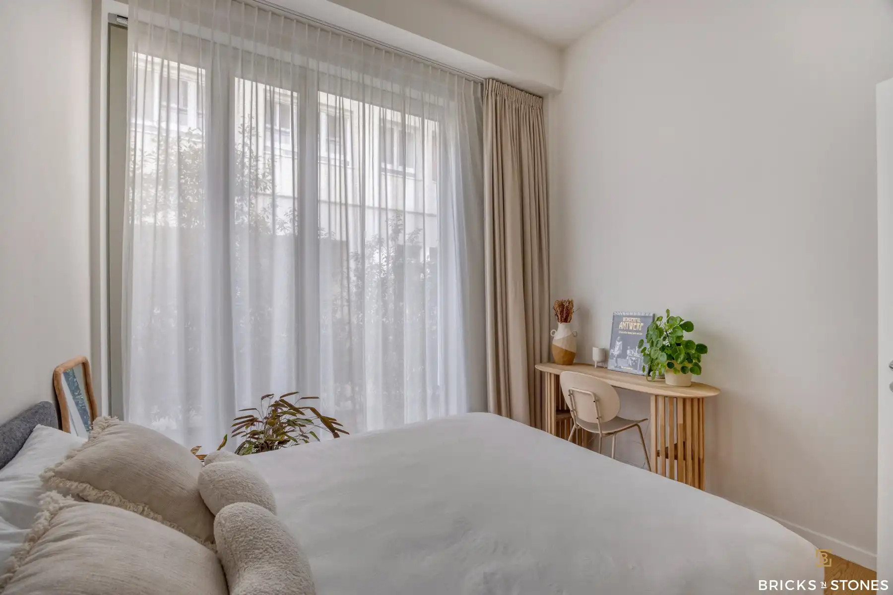 Verborgen parel: gelijkvloers appartement met terras foto 29