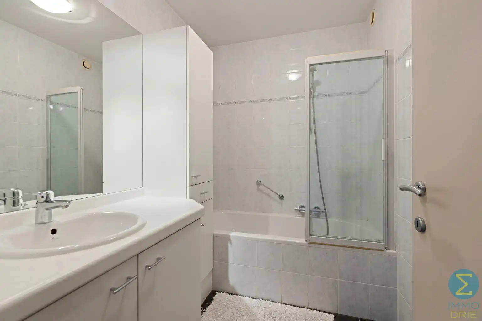 Ruim 2-slaapkamerappartement met balkon, garage én kelder  foto 15