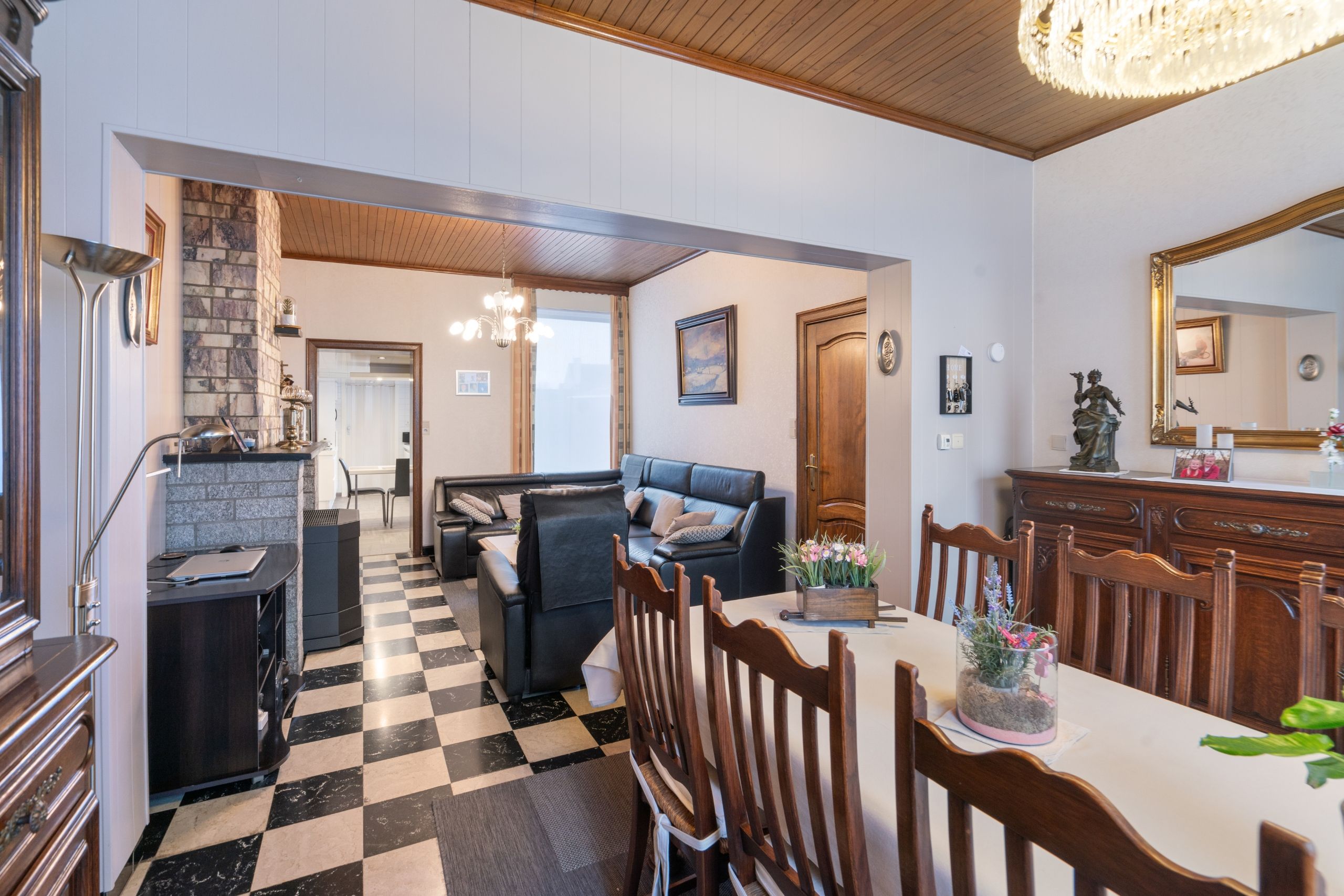 Ruime woning met potentieel in het centrum van Deerlijk foto 4