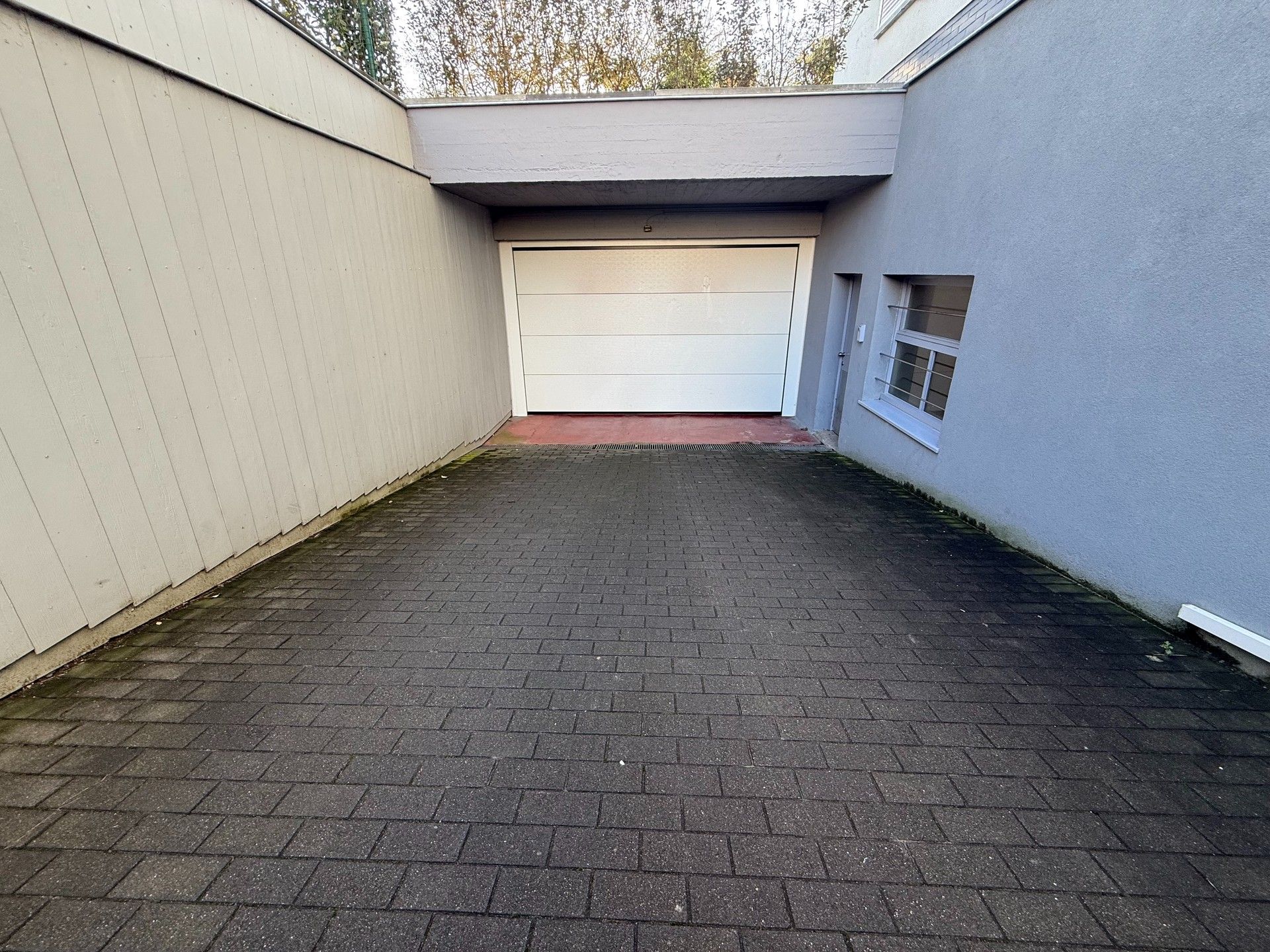 Goed gelegen parkeerplaats op wandelafstand van de zeedijk foto 5