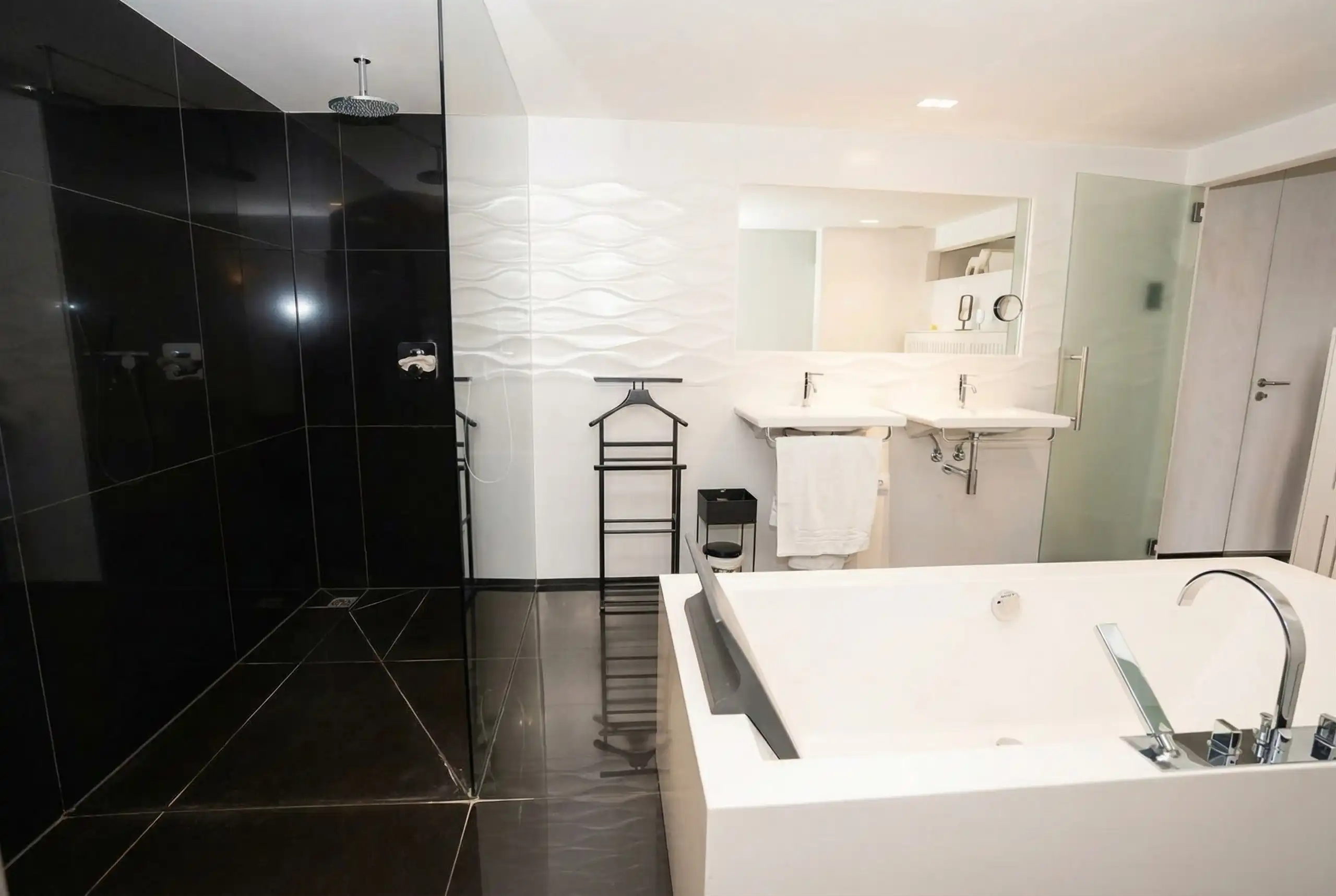 Architecturale luxe loft – zeldzaam, stijlvol & met staanplaats... foto 20