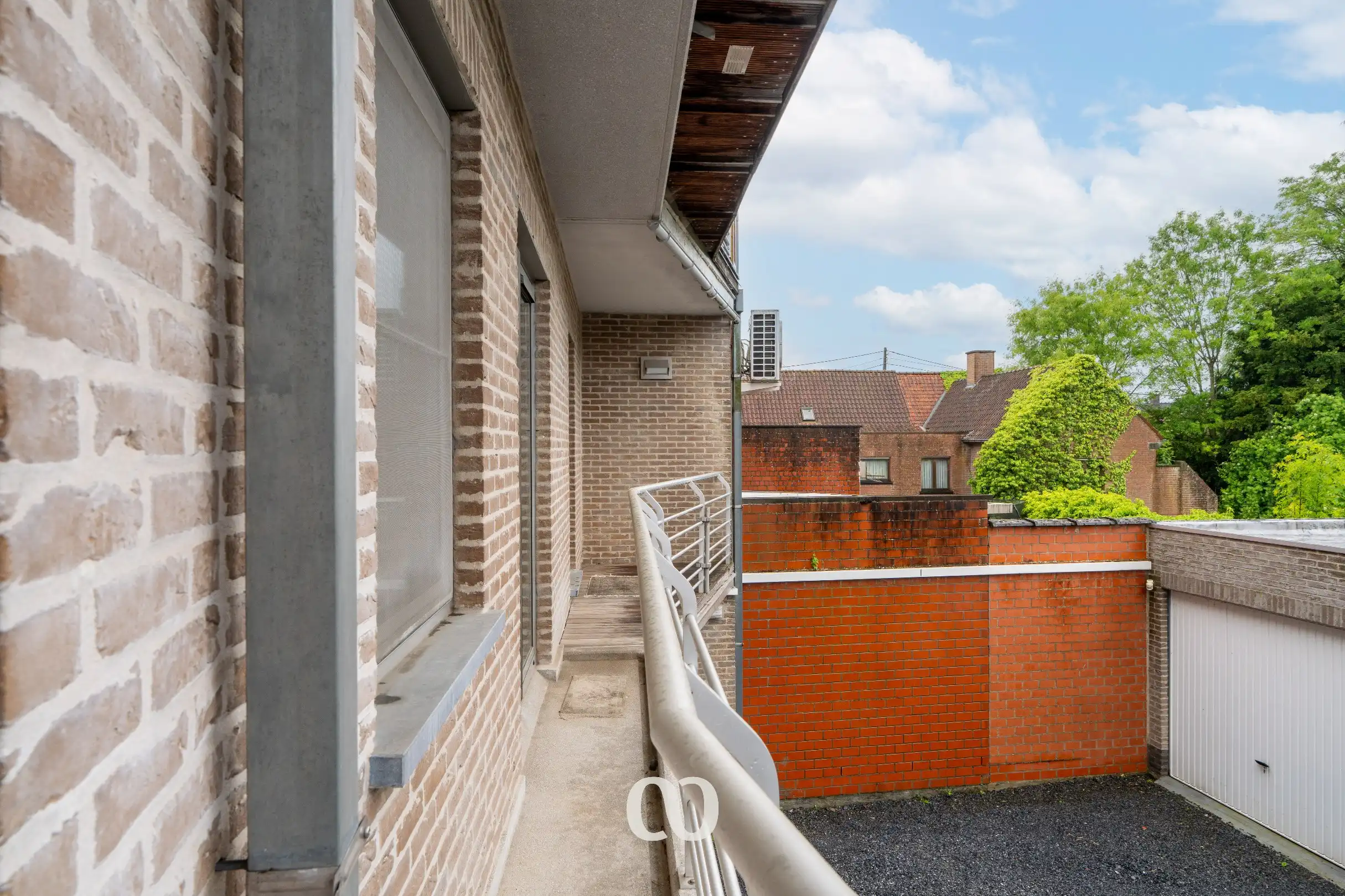 Instapklaar gelijkvloers appartement met private ingang en directe toegang tot de garage foto 18
