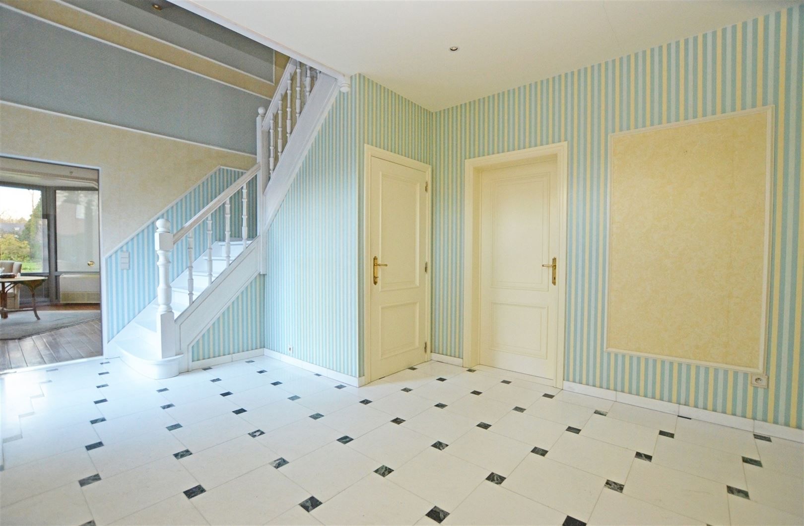 Tijdloze residentiële villa in doodlopende straat foto 3