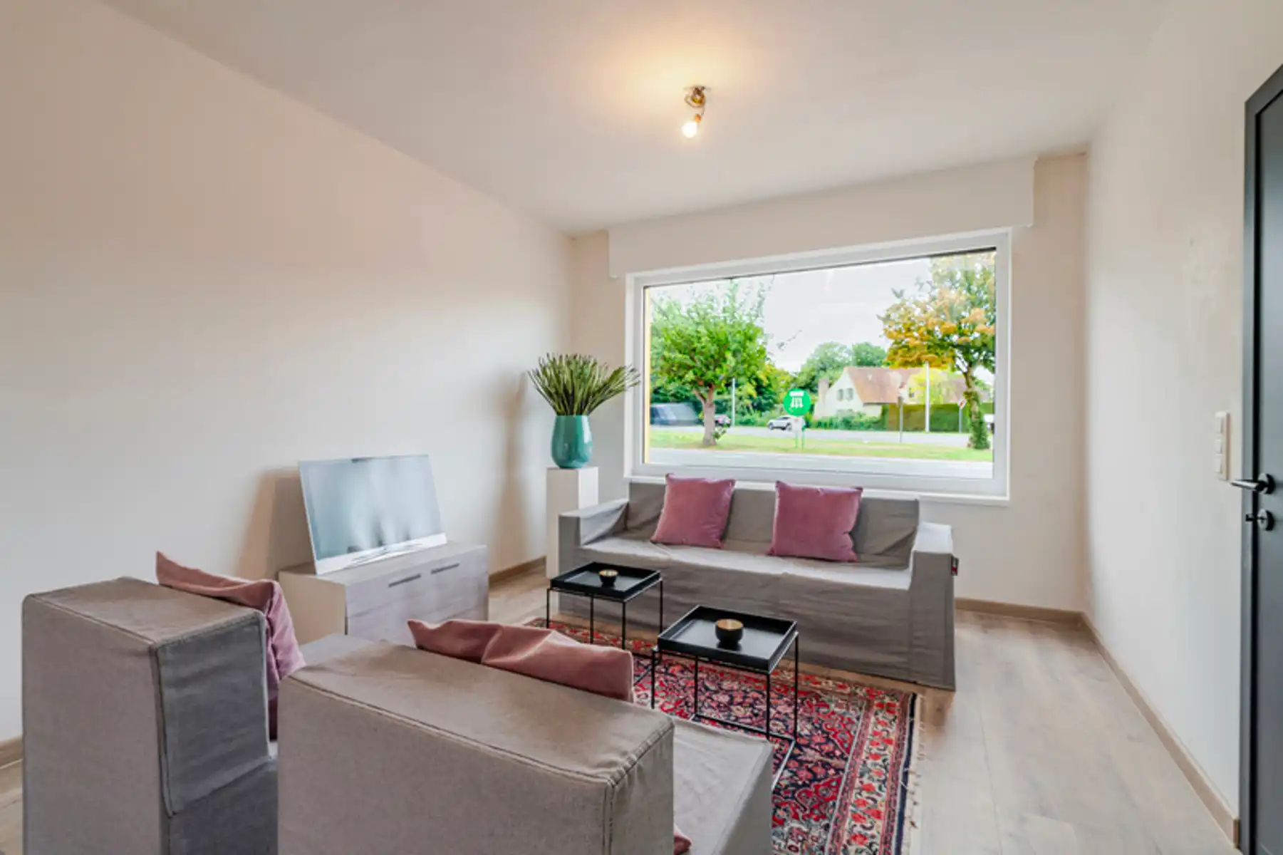 Gerenoveerde gezinswoning met 4 slpk aan station van Beernem foto 5