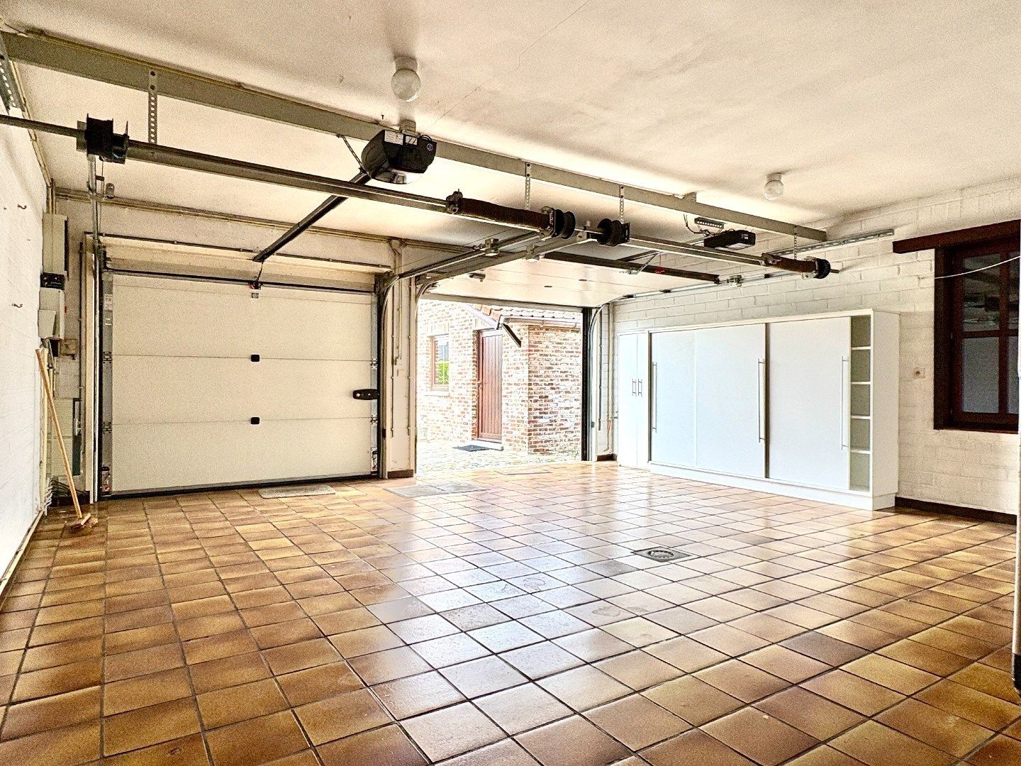 Alleenstaande woning op 1027 m² met 3 slaapkamers en dubbele garage foto 8