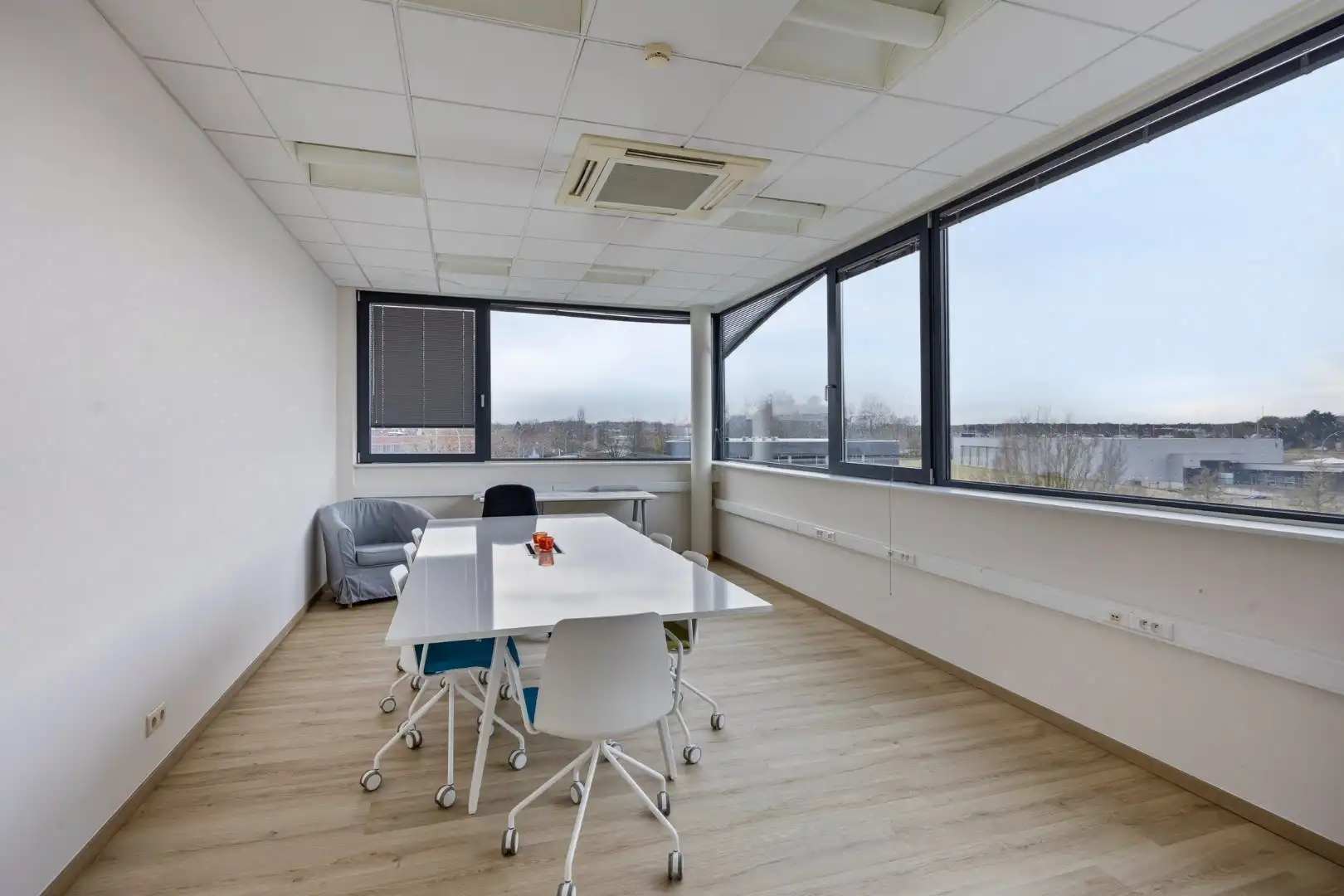 Kantoor te koop in het industriepark te Haasrode/Heverlee met 14 parkings - opp. 626 m² - verkoop van aandelen foto 14