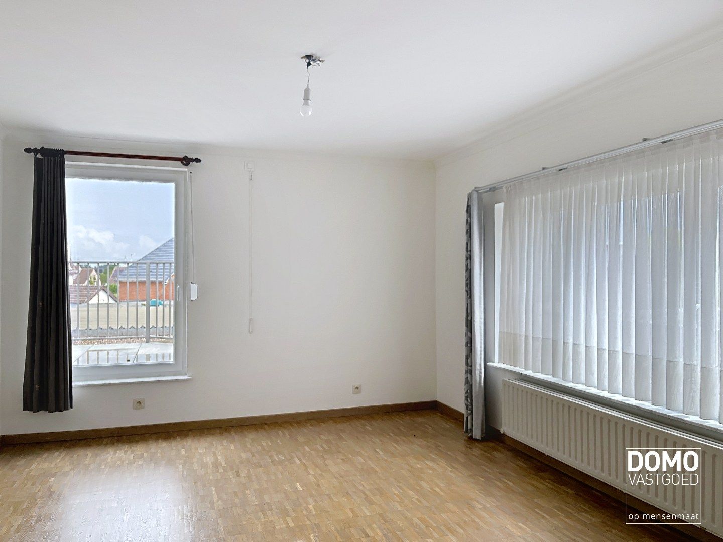 Commercieel gelegen handelspand met inclusief bovenliggend appartement te Kermt. foto 21