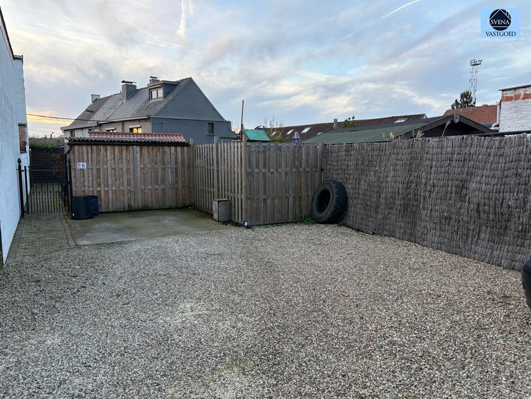 ZEER GEZELLIGE WONING MET GROTE TUIN TE LESSEN foto 16