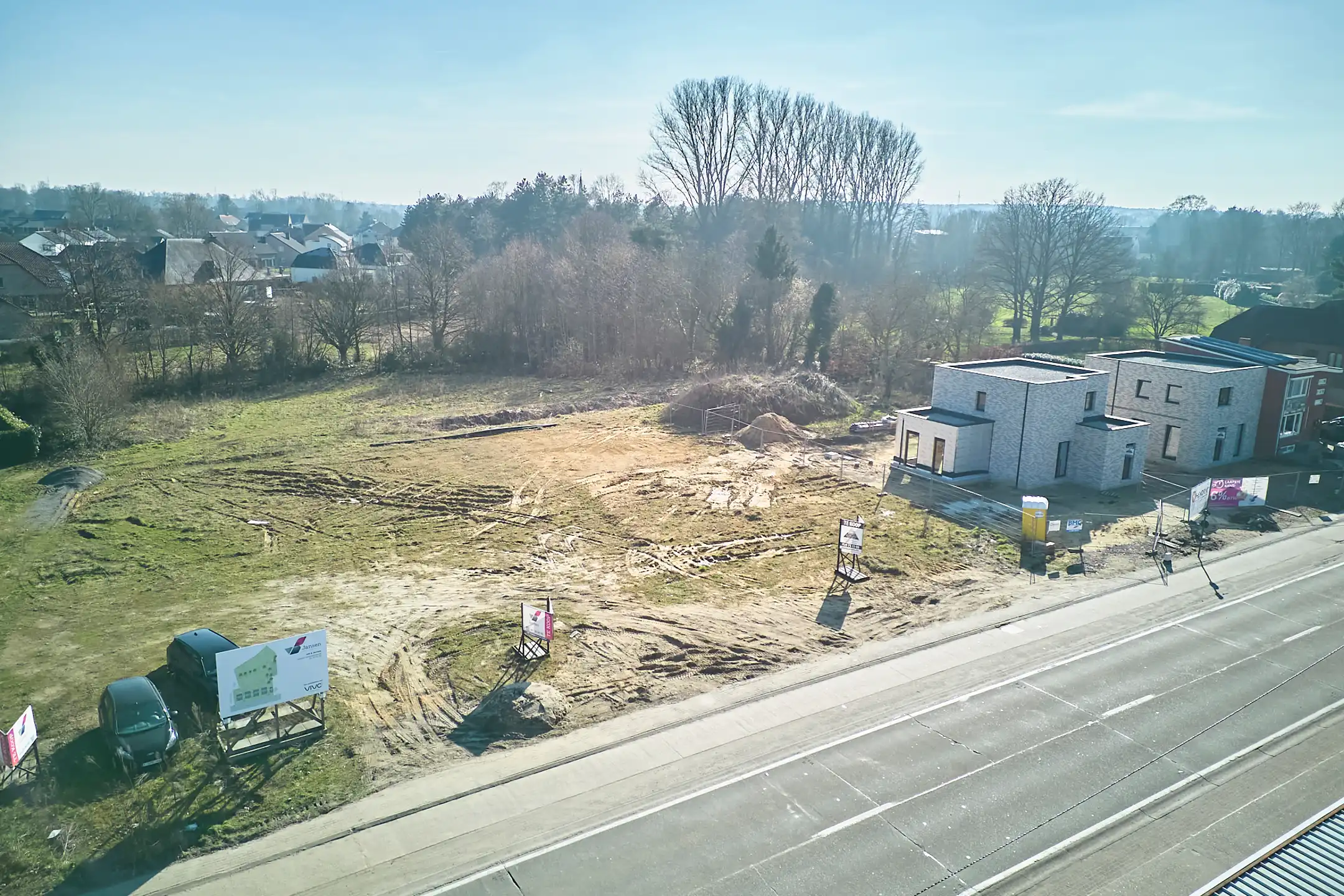 Drie vergunde bouwgronden te koop foto 6