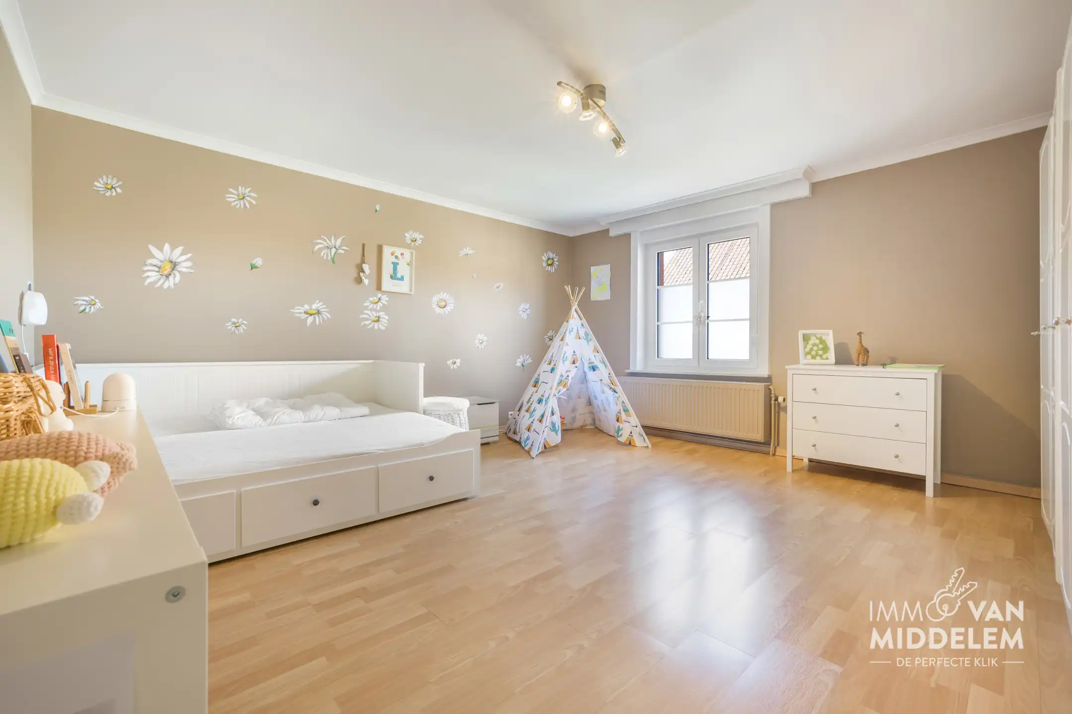 INSTAPKLARE WONING MET 4 KAMERS, TUIN EN GARAGE foto 6