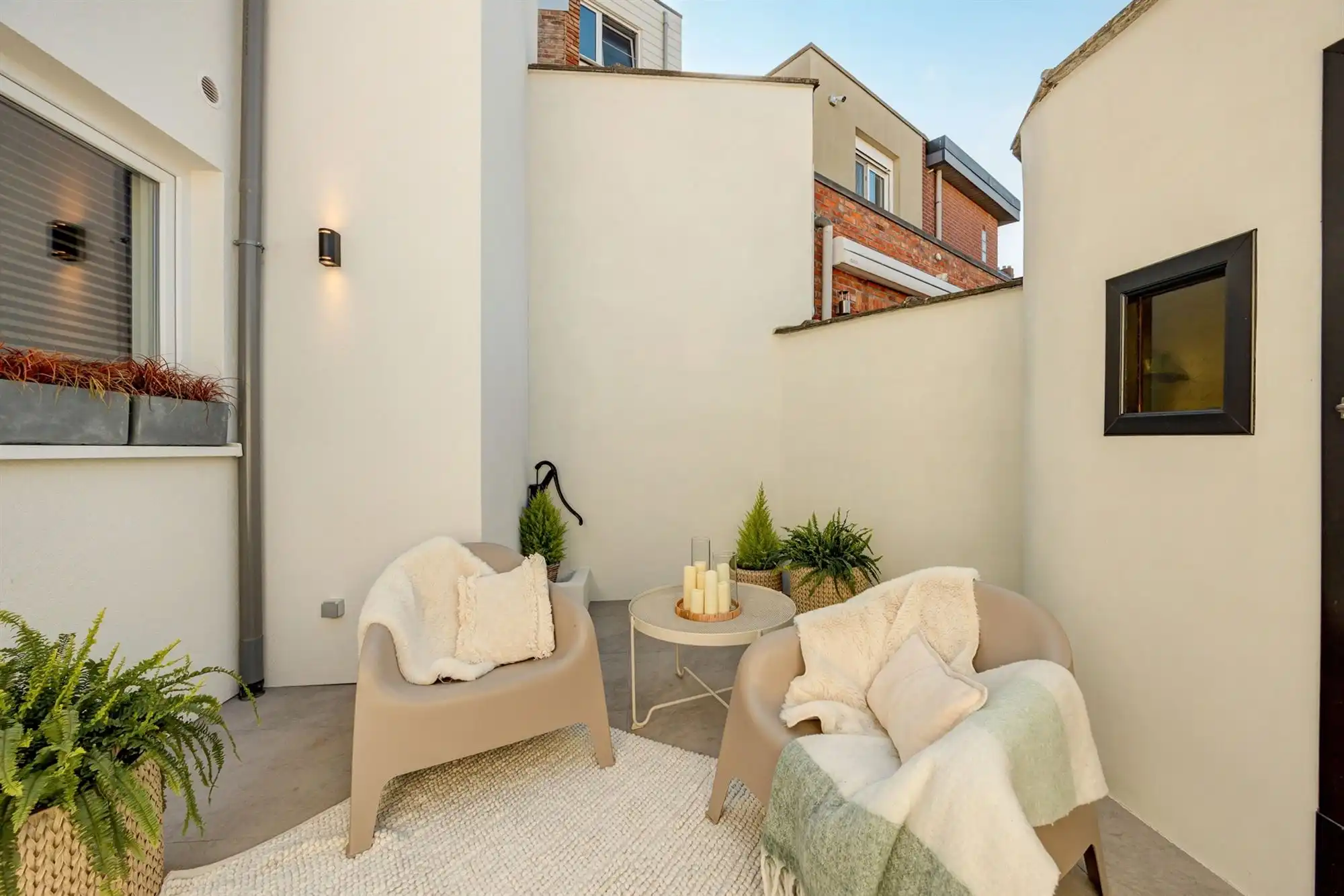 Volledig gerenoveerde woning met 3 slpkmrs en stadskoer foto 26