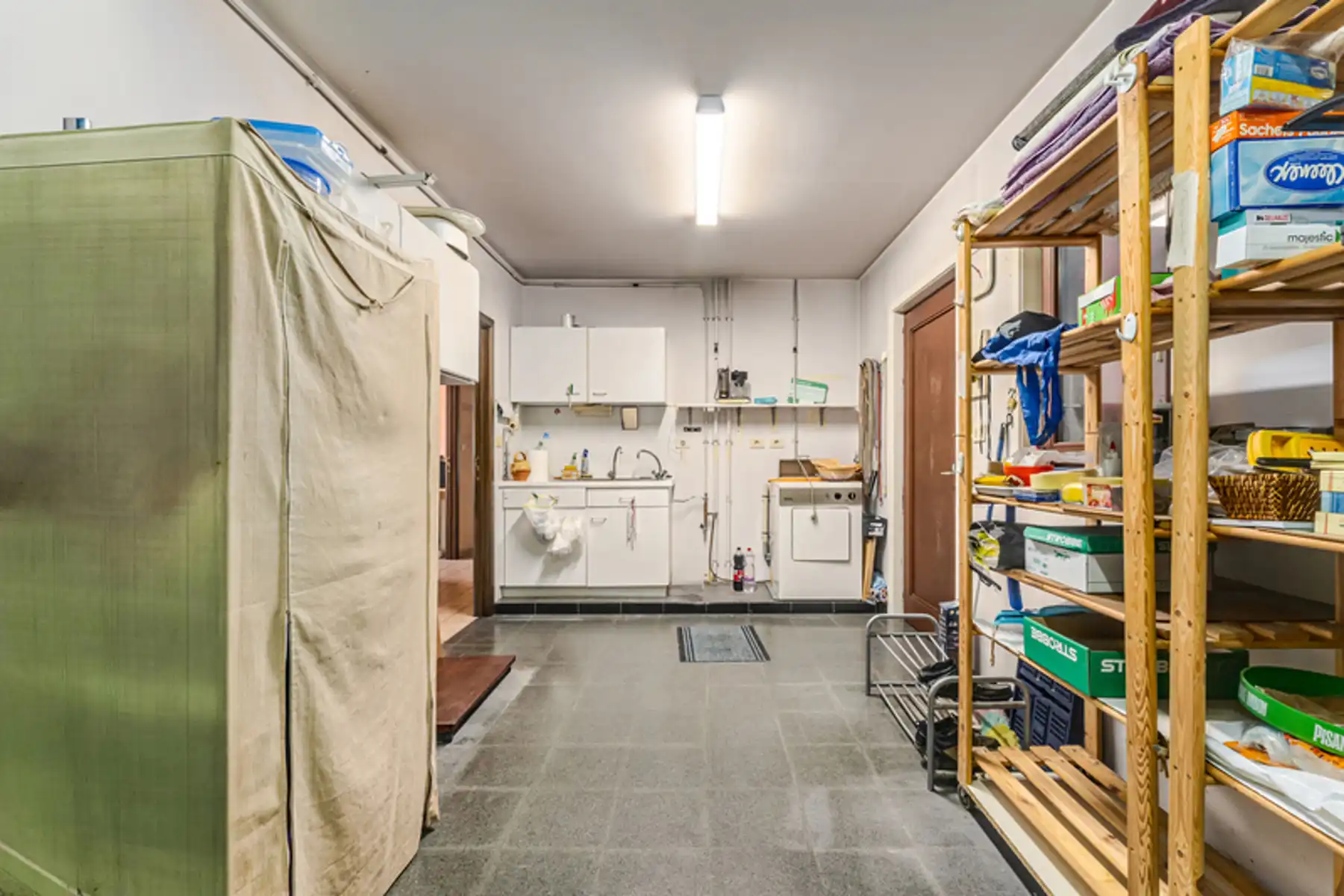 Vrijstaande woning op ruim perceel foto 16