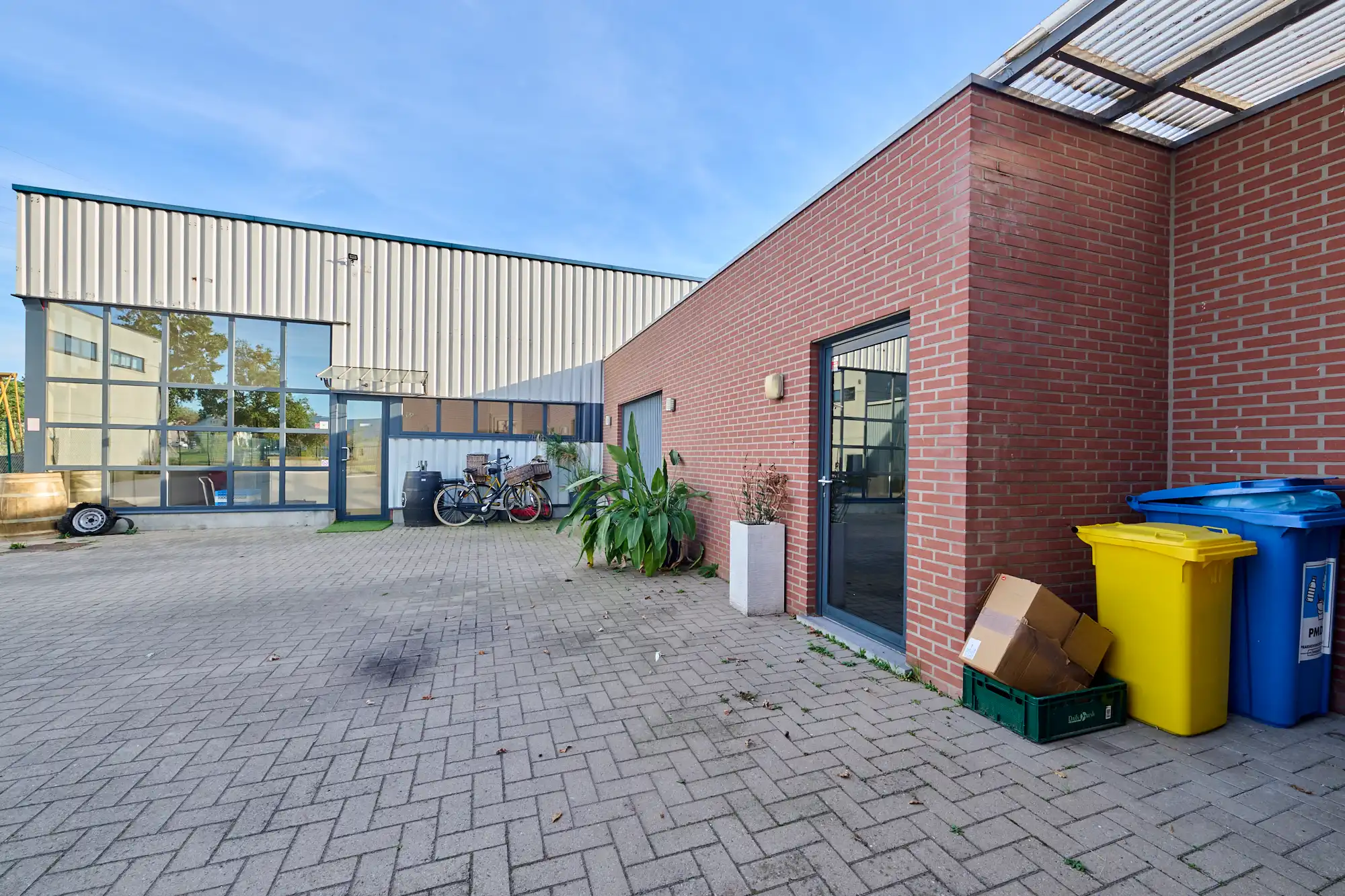 Bedrijfsgebouw met woning te koop in Hasselt foto 14