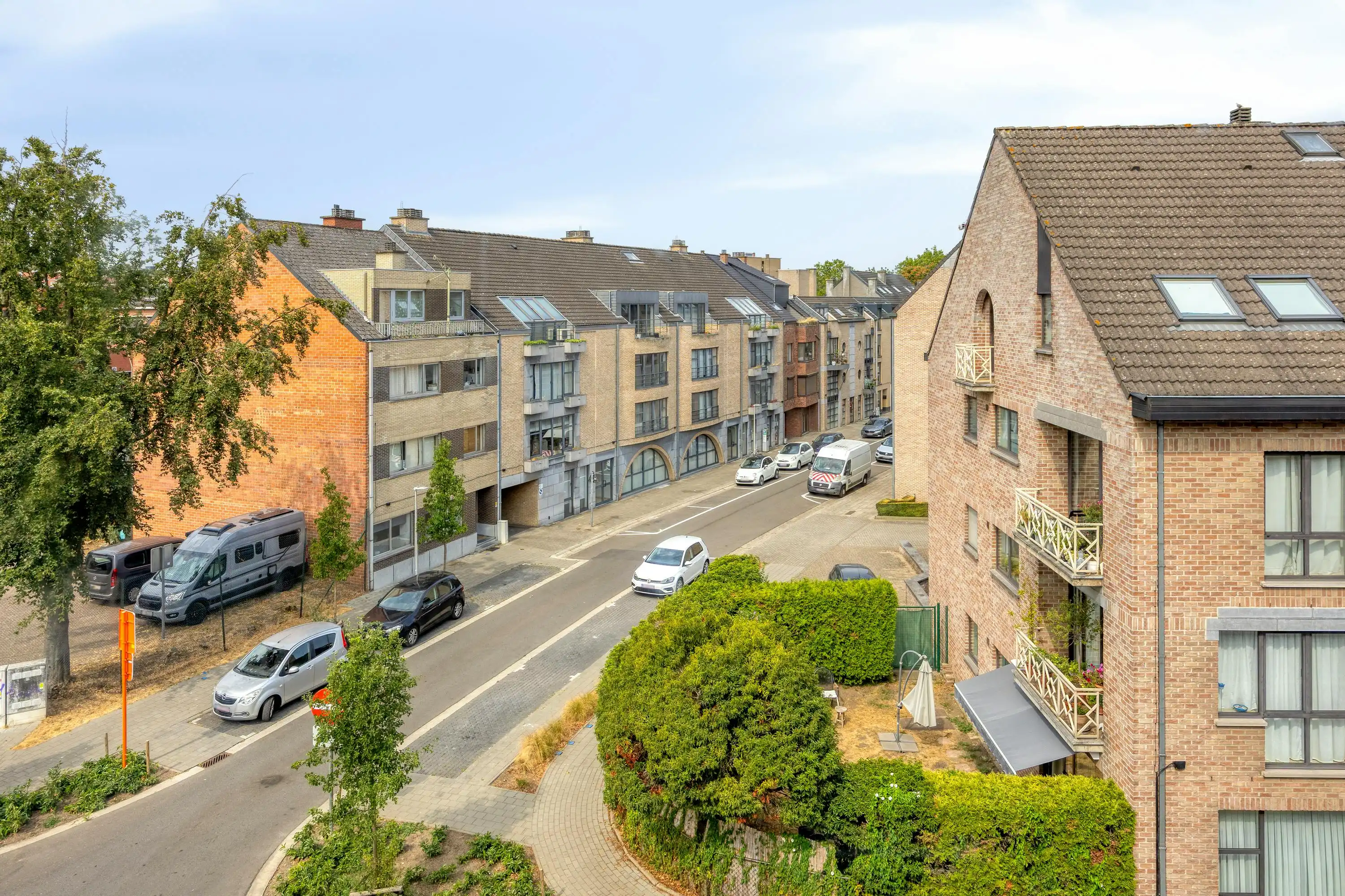 Drie slaapkamer appartement met garagebox en berging in het centrum van Hasselt foto 9