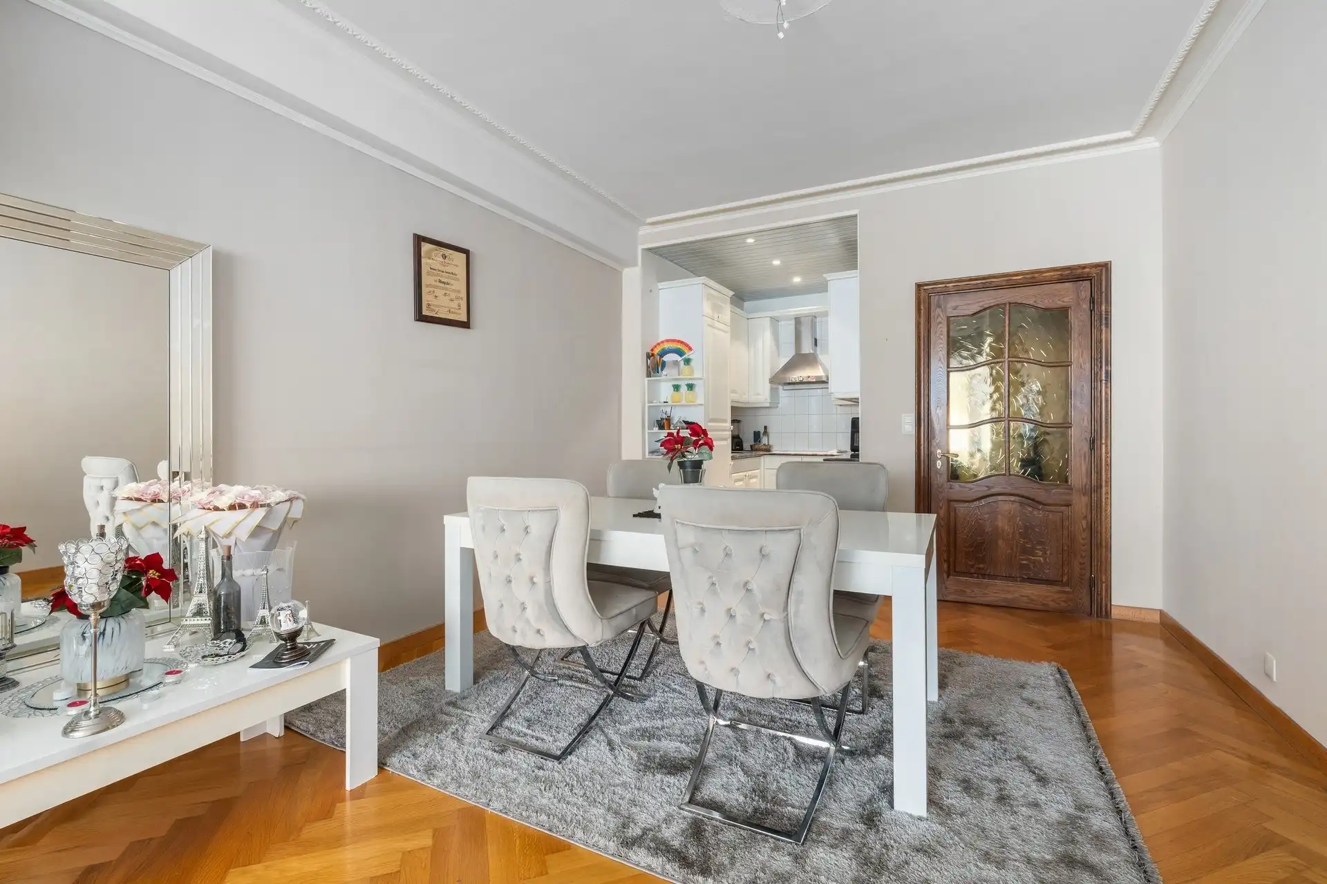Appartement centraal gelegen met ondergrondse staanplaats foto 6