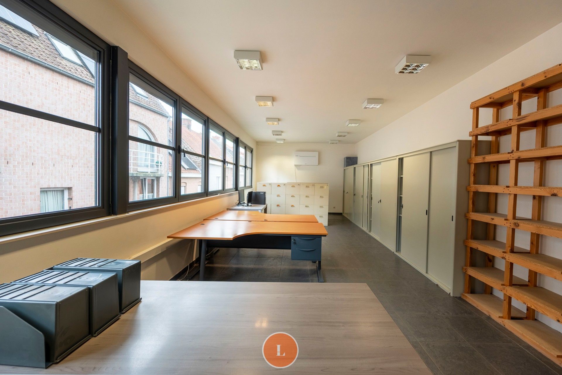 Instapklaar kantoor in hartje centrum met parking foto 10