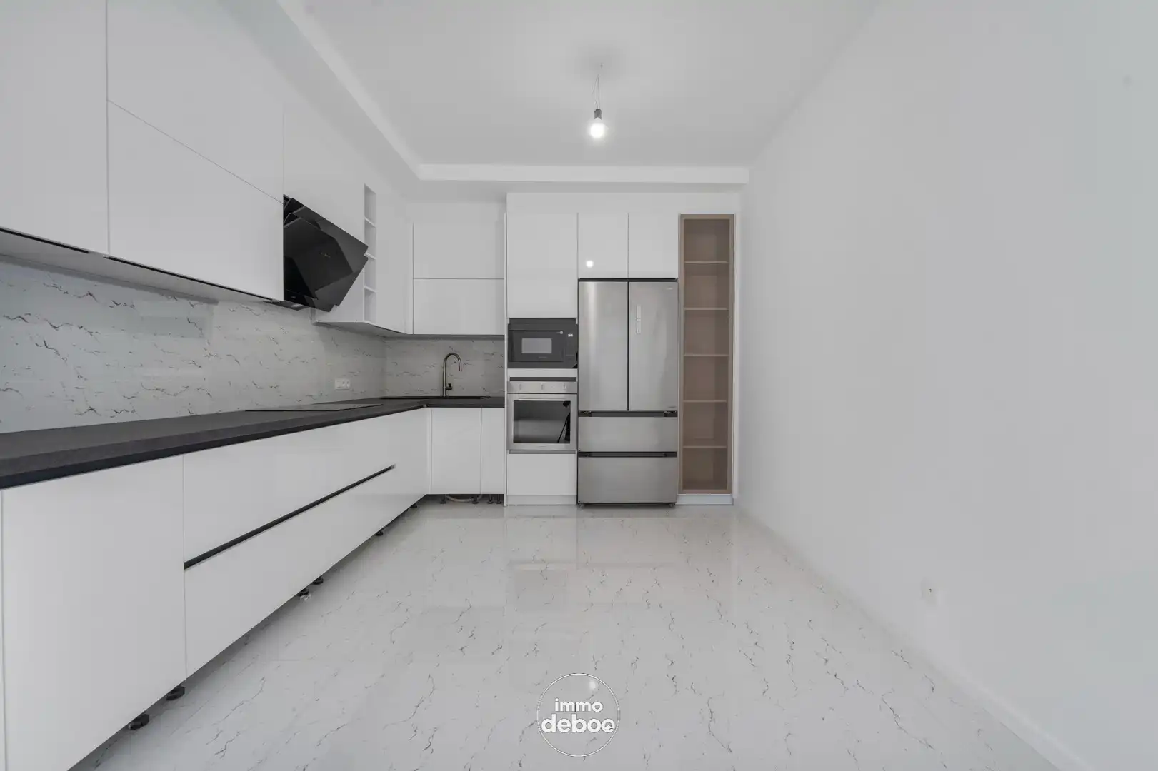 Instapklare bel-etagewoning van 260 m², volledig gerenoveerd in 2024, EPC B en zuidgerichte tuin nabij centrum en zee foto 4