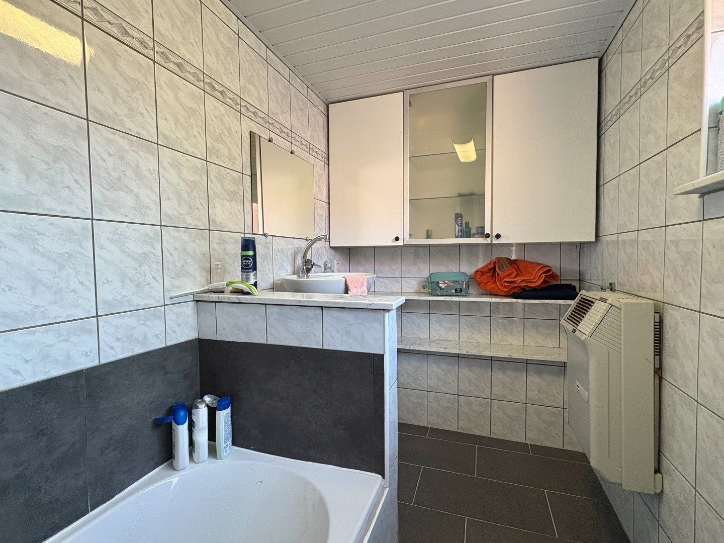 Instapklare woning met 2 slaapkamers en terras in Harelbeke foto 6