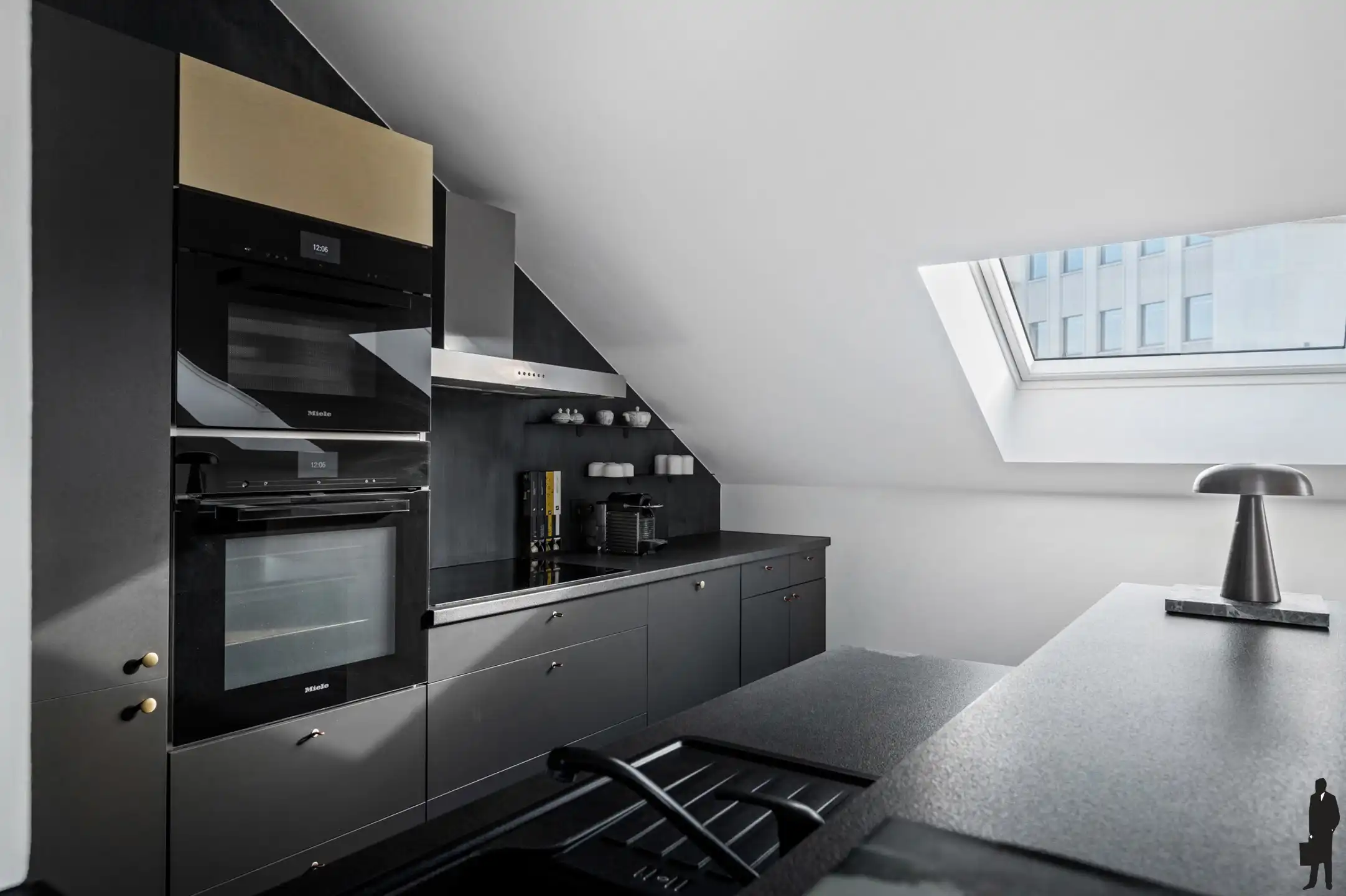 Gerenoveerd dakappartement met twee slaapkamers in Antwerpen Zuid foto 3