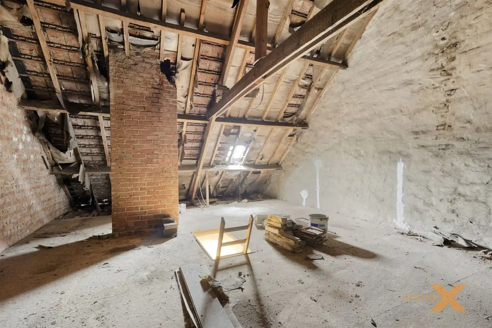 LICHTRIJKE WONING MET OPRIT EN RUIME TUIN foto 23