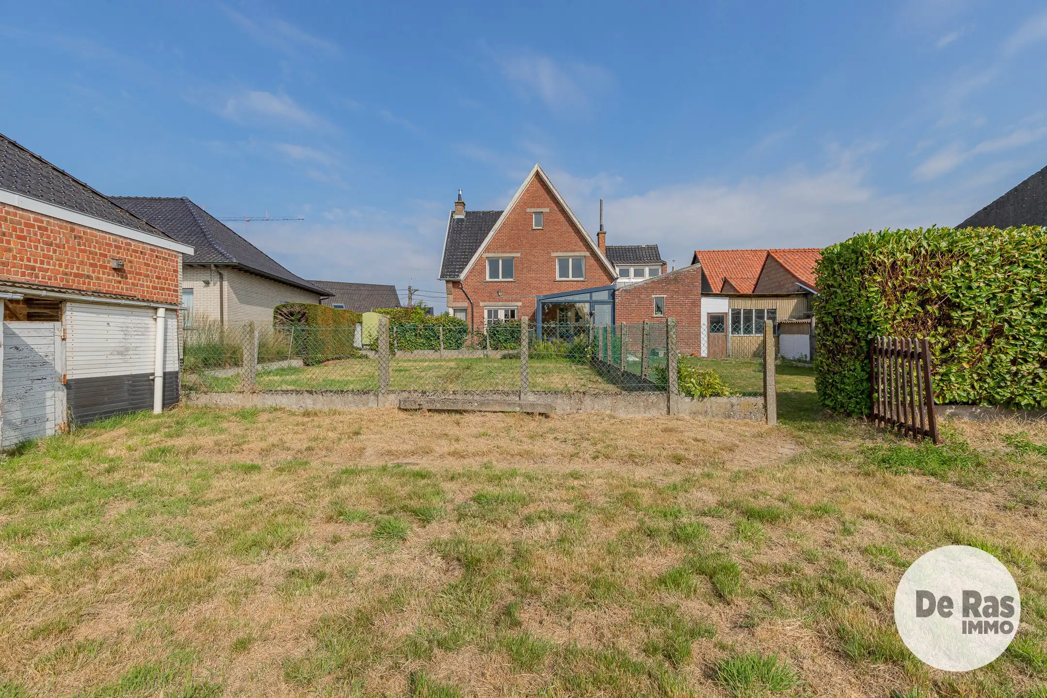 VLEKKEM- Ruime woning met 4 slaapkamers en uitgestrekte tuin foto 24