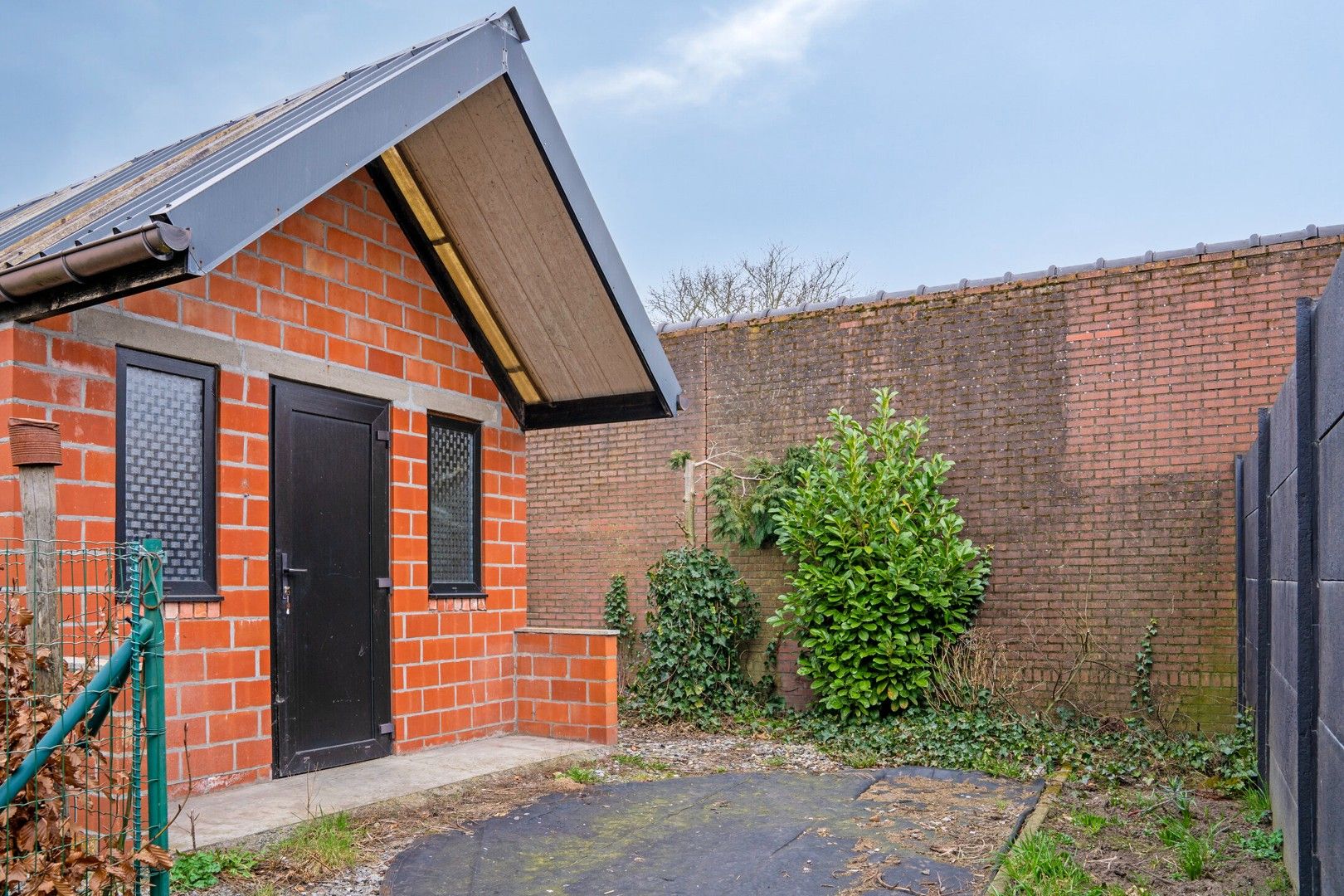 HEEL RUSTIG GELEGEN - TE RENOVEREN - WOONHUIS MET 4 SLPK, TUIN EN TUINBERGING foto 27