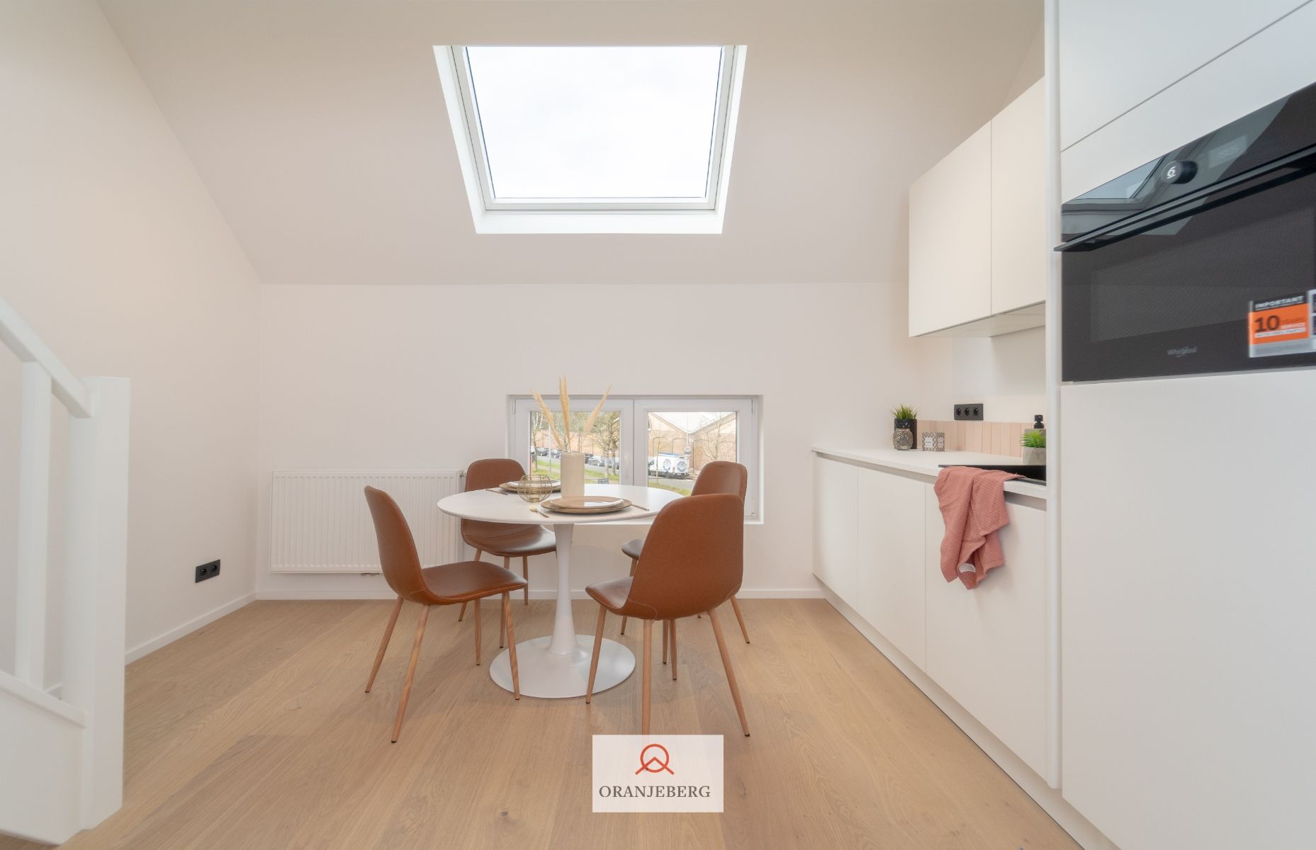 Gerenoveerde lichtrijke duplex studentenstudio foto 13