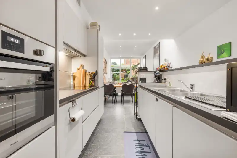 Instapklare rijwoning nabij centrum foto 10