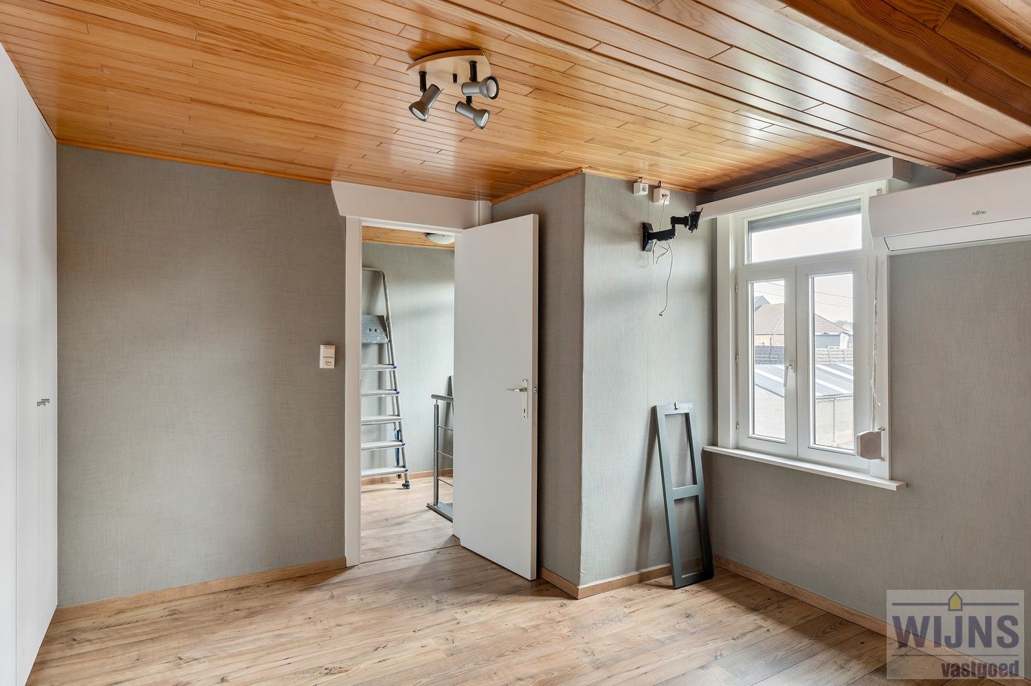 Mooi onderhouden woning met 2 slpkm foto 18