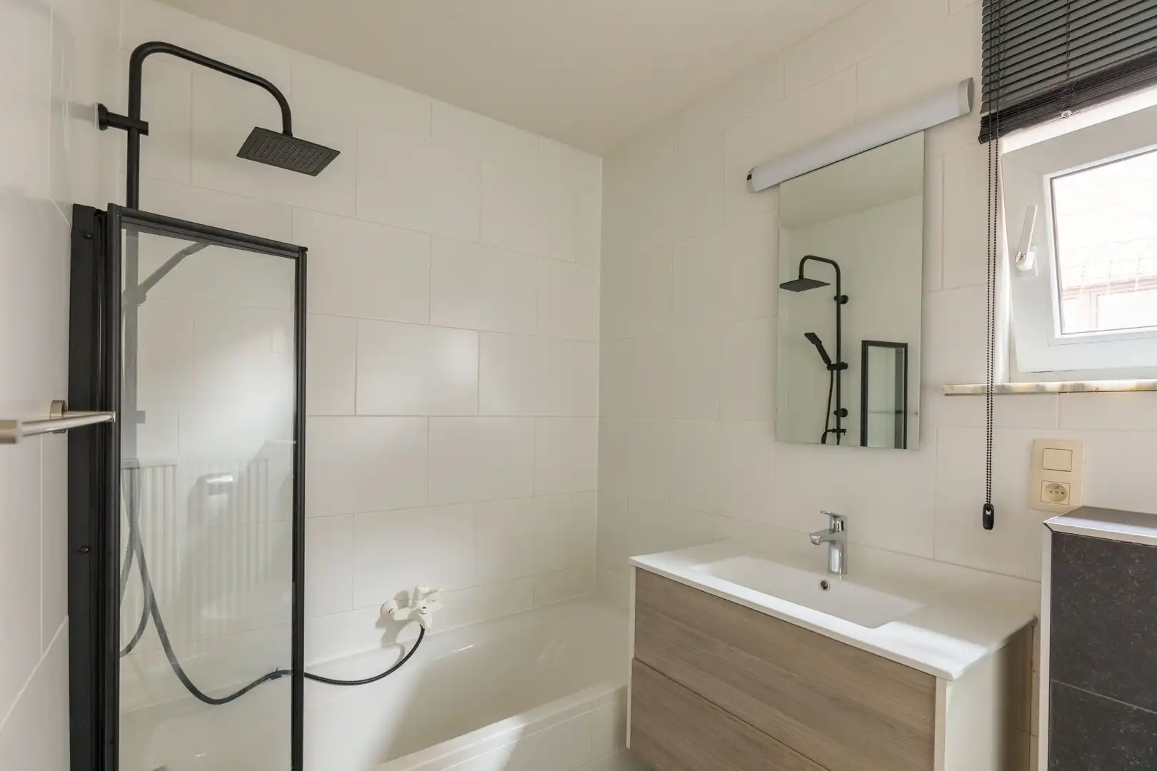 Grote dorpswoning helemaal opgefrist foto 15