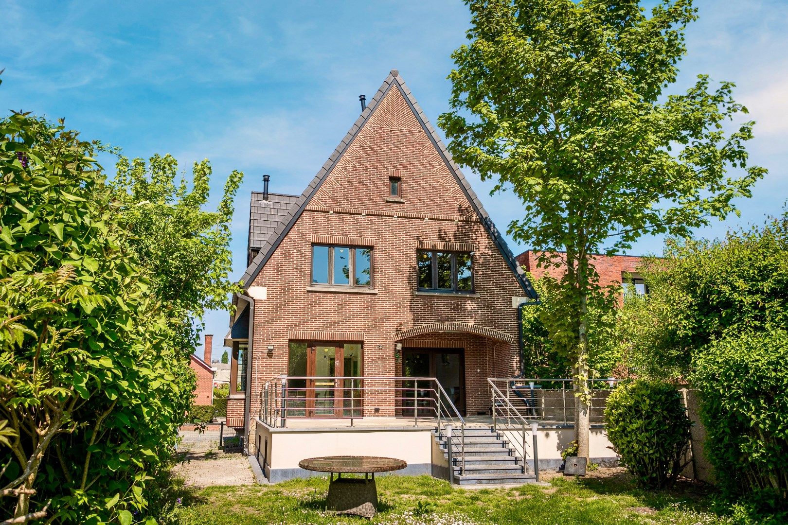 Ruime woning met 3-4 slpk, garage en tuin. foto 23