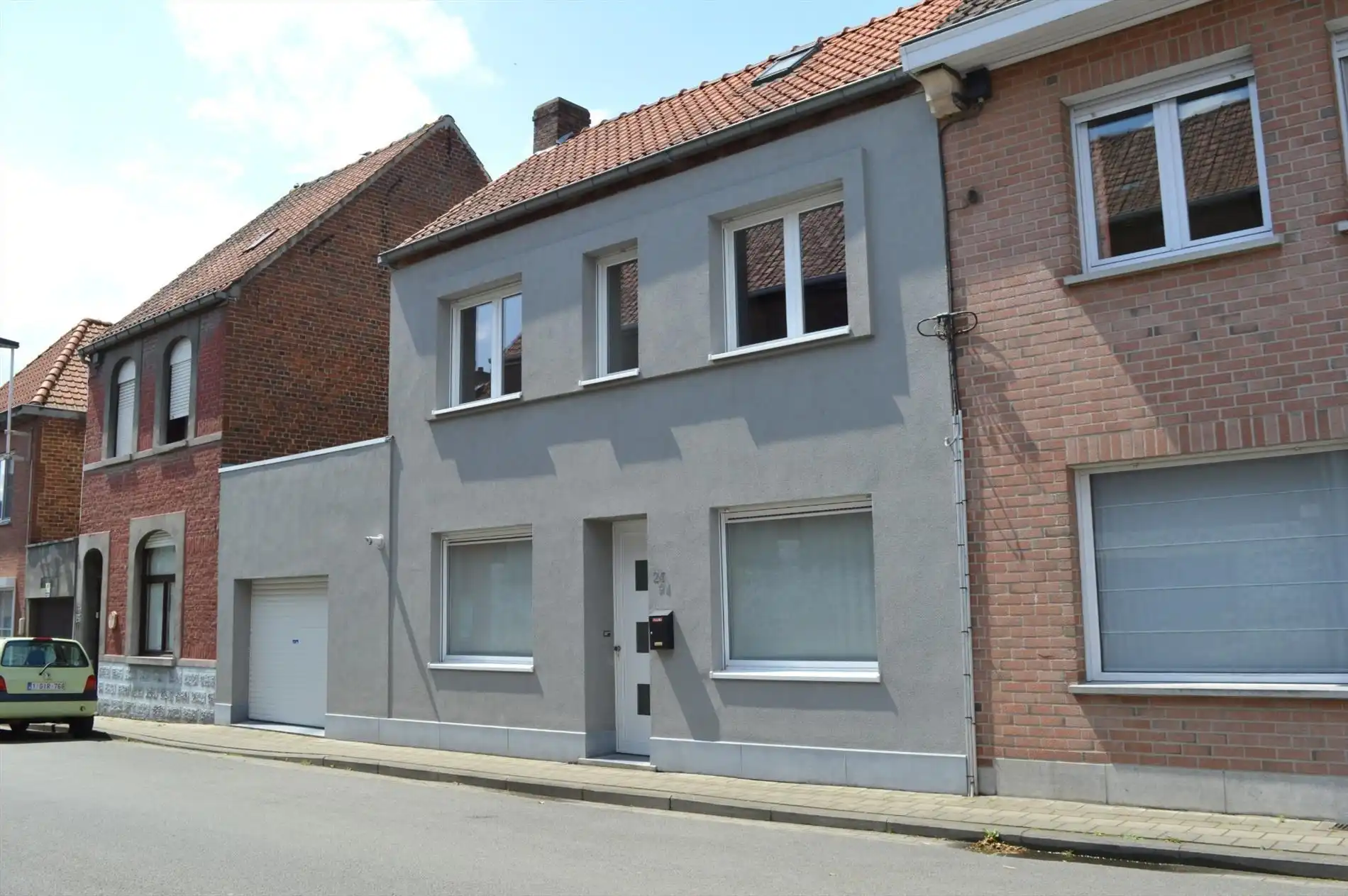 Volledig instapklare gezinswoning met ruime garage foto 16