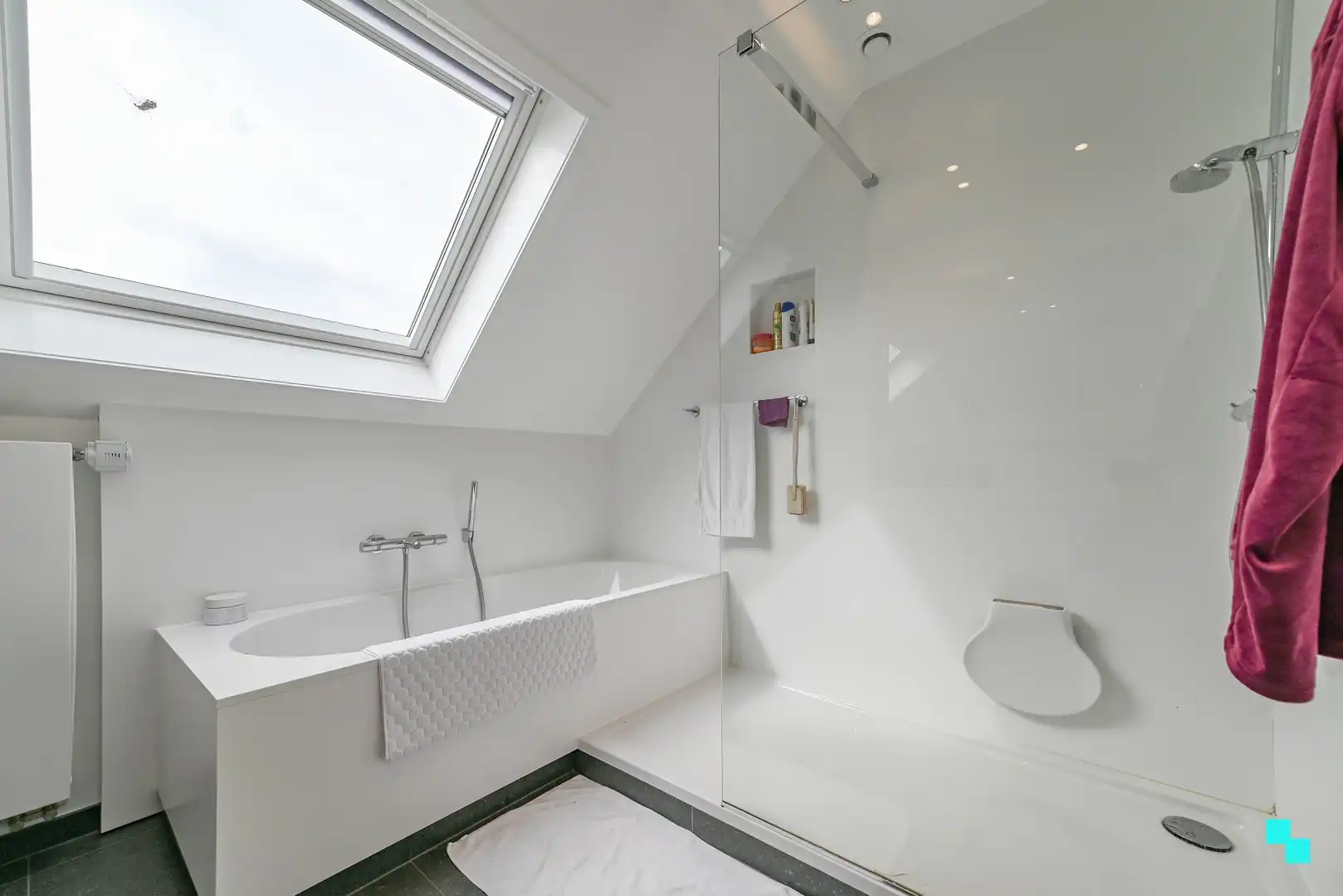 Charmante alleenstaande villa met prachtig landelijk uitzicht en ruime tuin foto 24