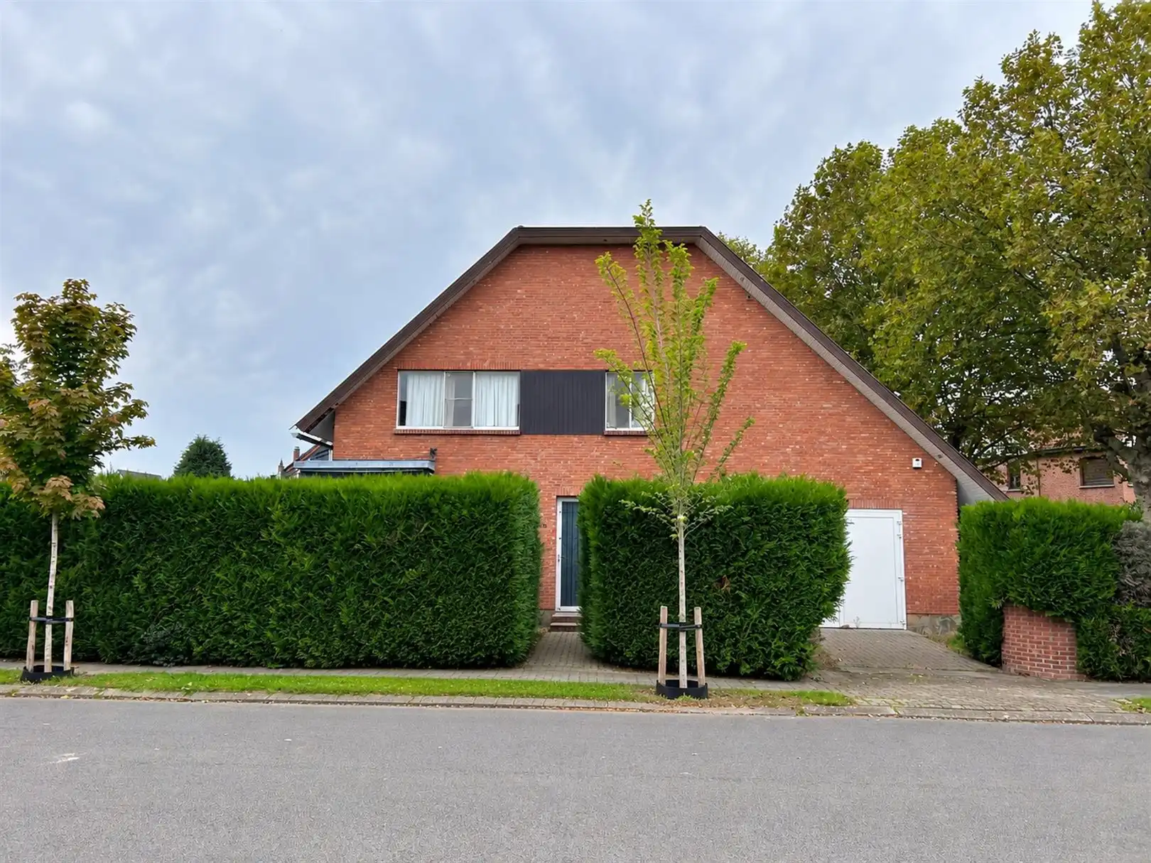 Hoofdfoto van de publicatie: Villa-landhuis