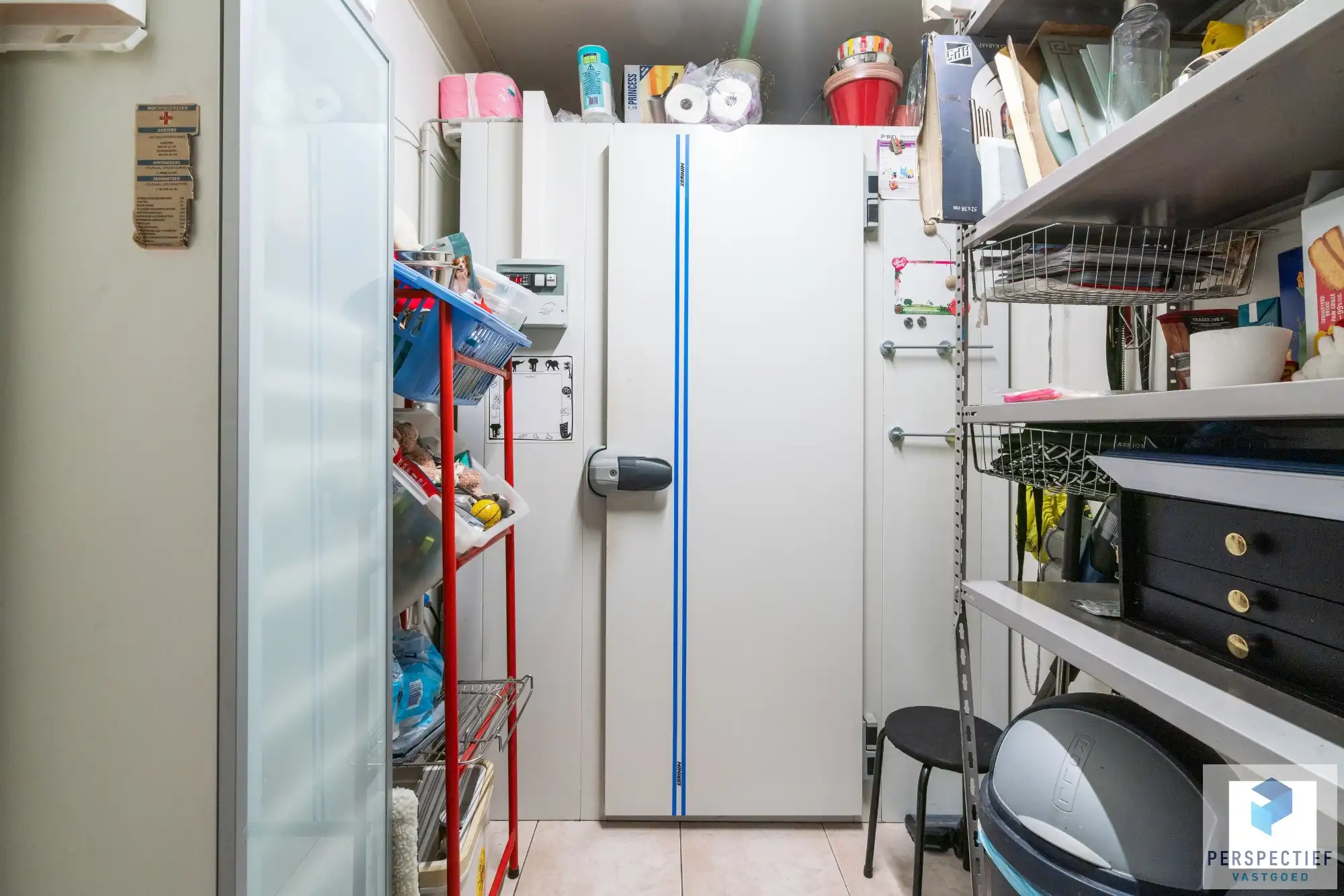 Handelspand met Winkelruimte, Magazijn en Woonst op 1.682 m² foto 35