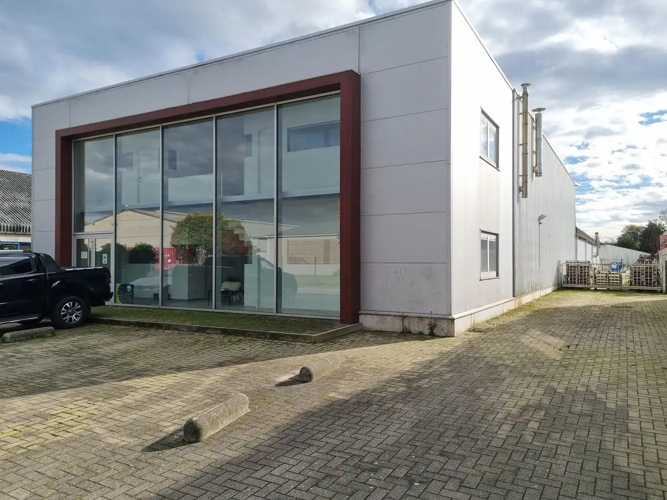 Industrieel-magazijn-logistiek te koop Fabriekstraat 7 - 3670 Oudsbergen