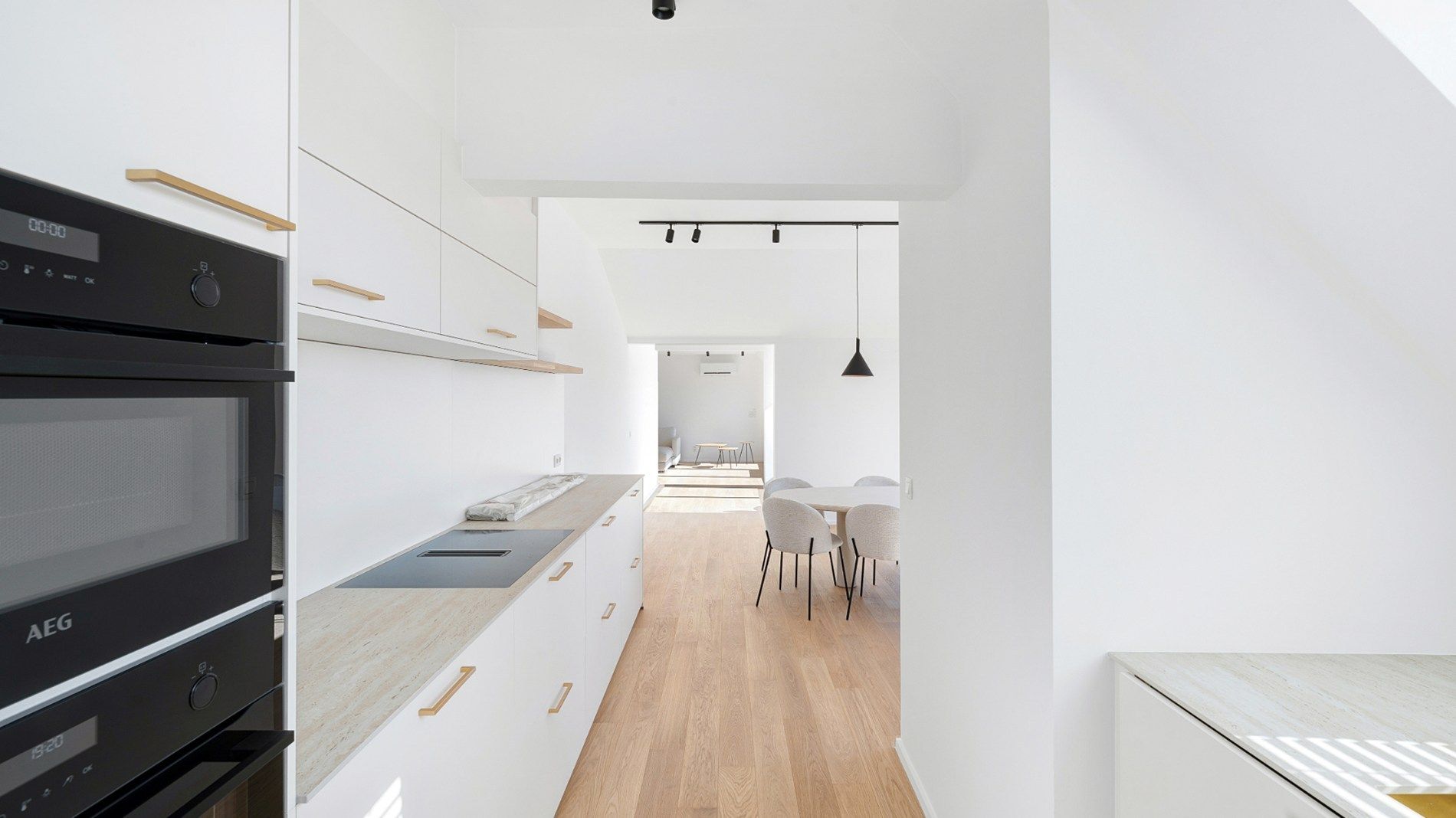 Prachtig duplex appartement met 18 meter gevelbreedte en groot zuid gericht terras met open zicht over het Knokse hinterland foto 5