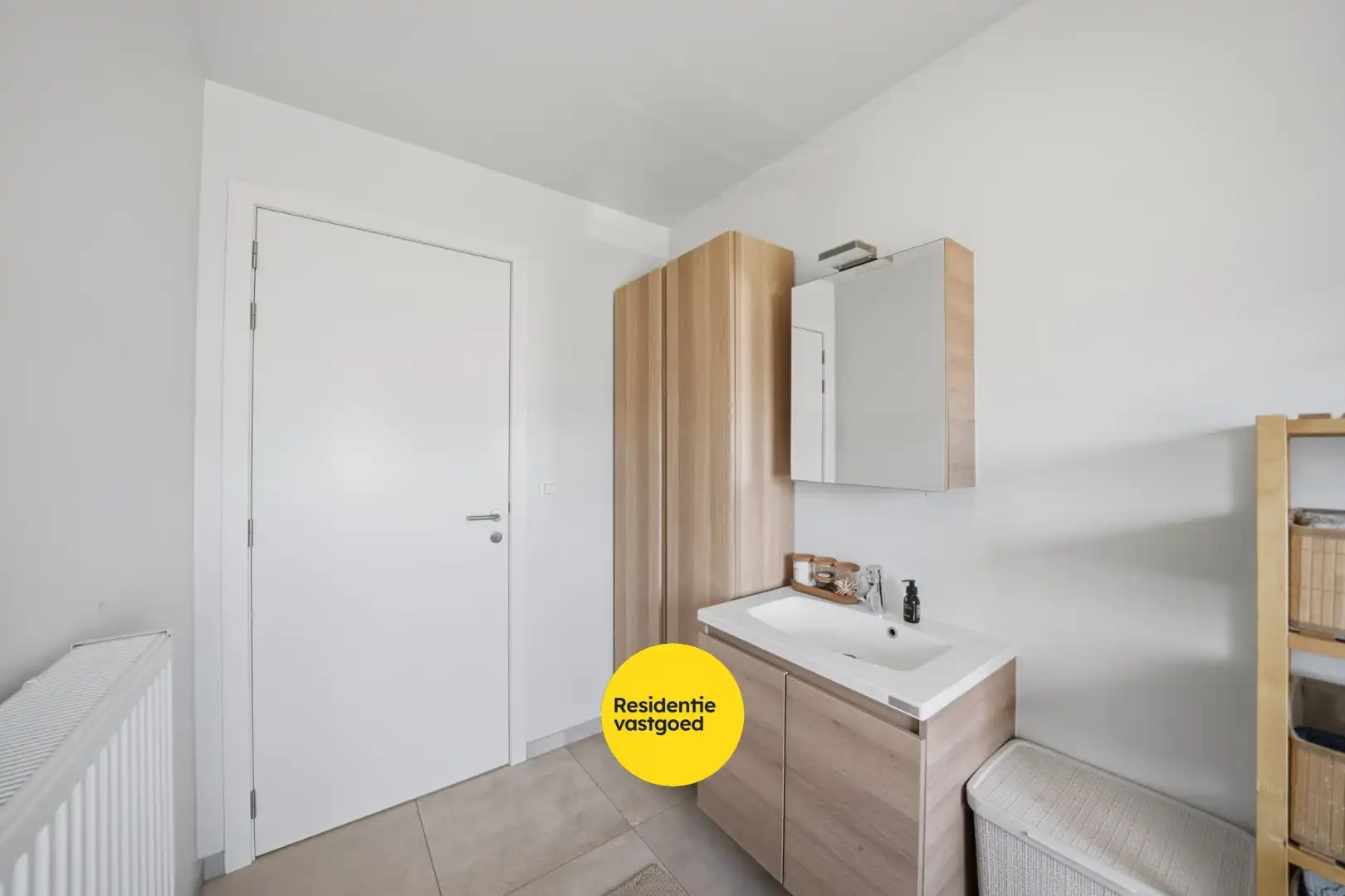 Instapklare woning in rustige woonwijk te Zandvoorde foto 24