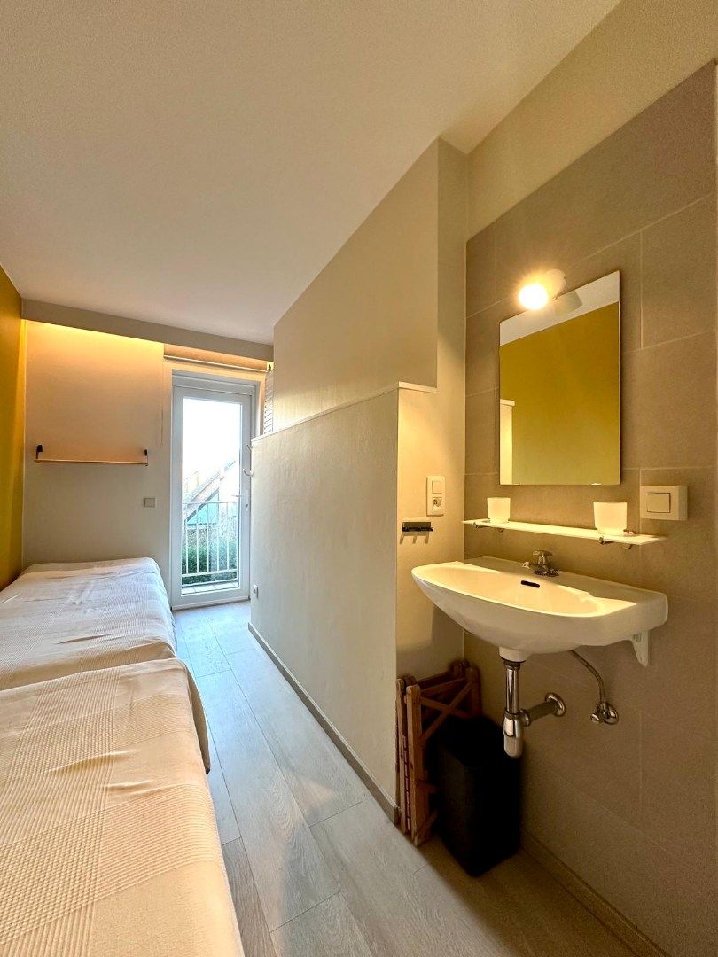 Gemeubeld 2-slaapkamerappartement op rustige ligging te Wenduine foto 9