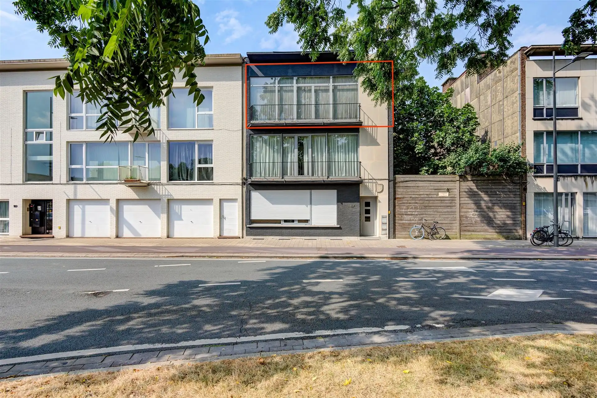 Licht ruim appartement met 2 slaapkamers en terras  foto 22
