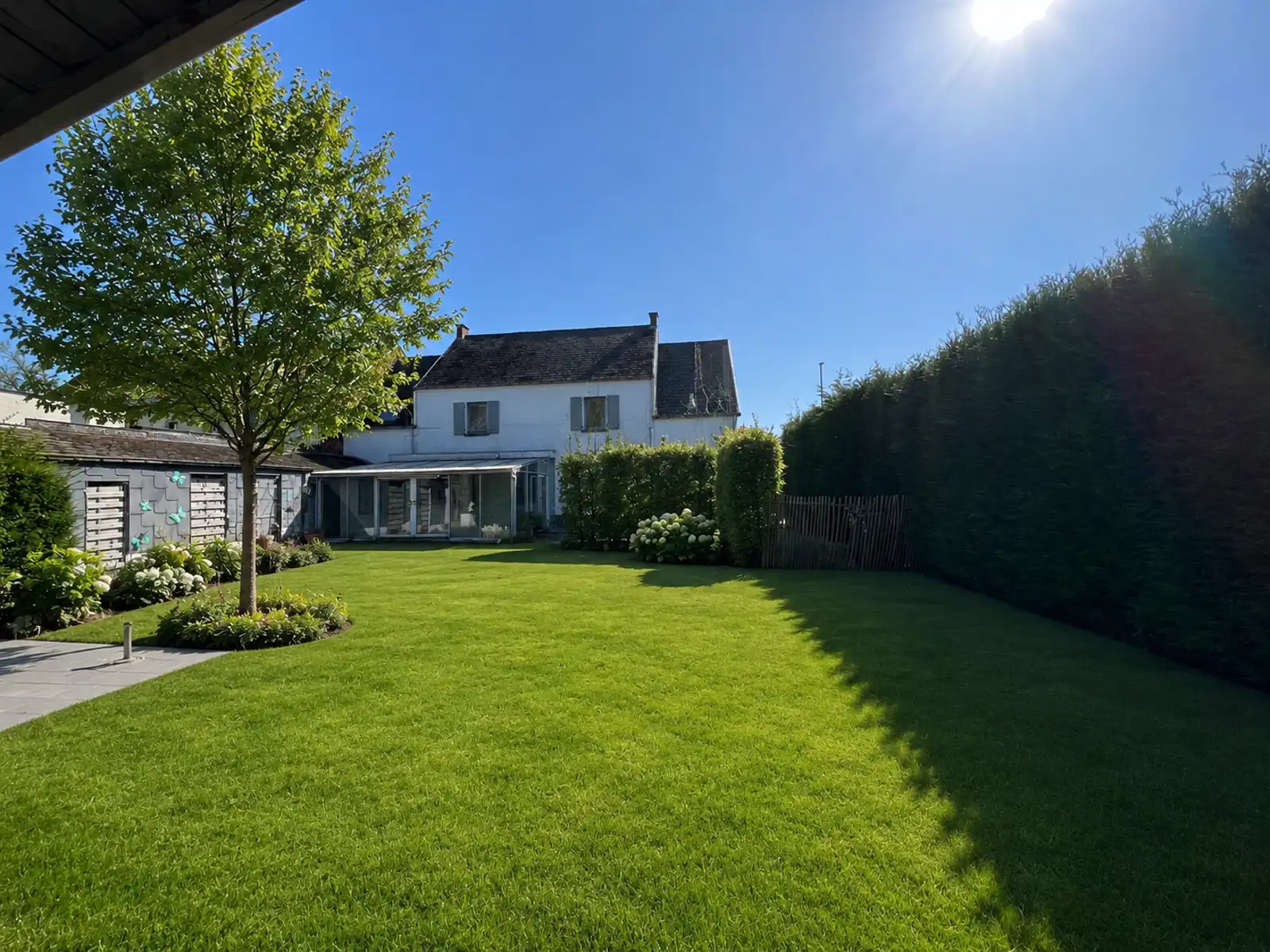 Zeer ruime woning met grote tuin en vrij zicht. foto 2